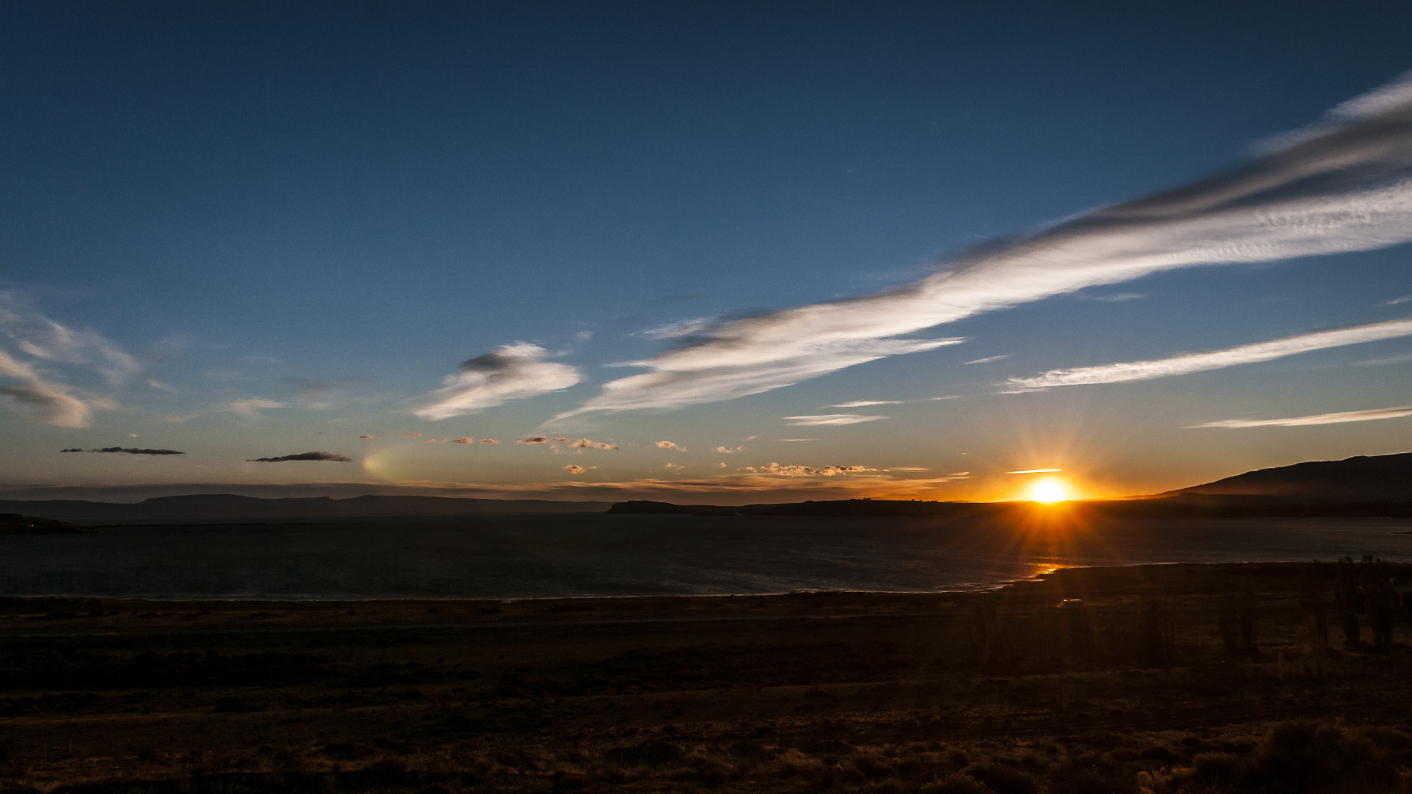 Nikon D300S + Nikon AF-S DX Nikkor 17-55mm F2.8G ED-IF sample photo. Sunrise in patagonia photography