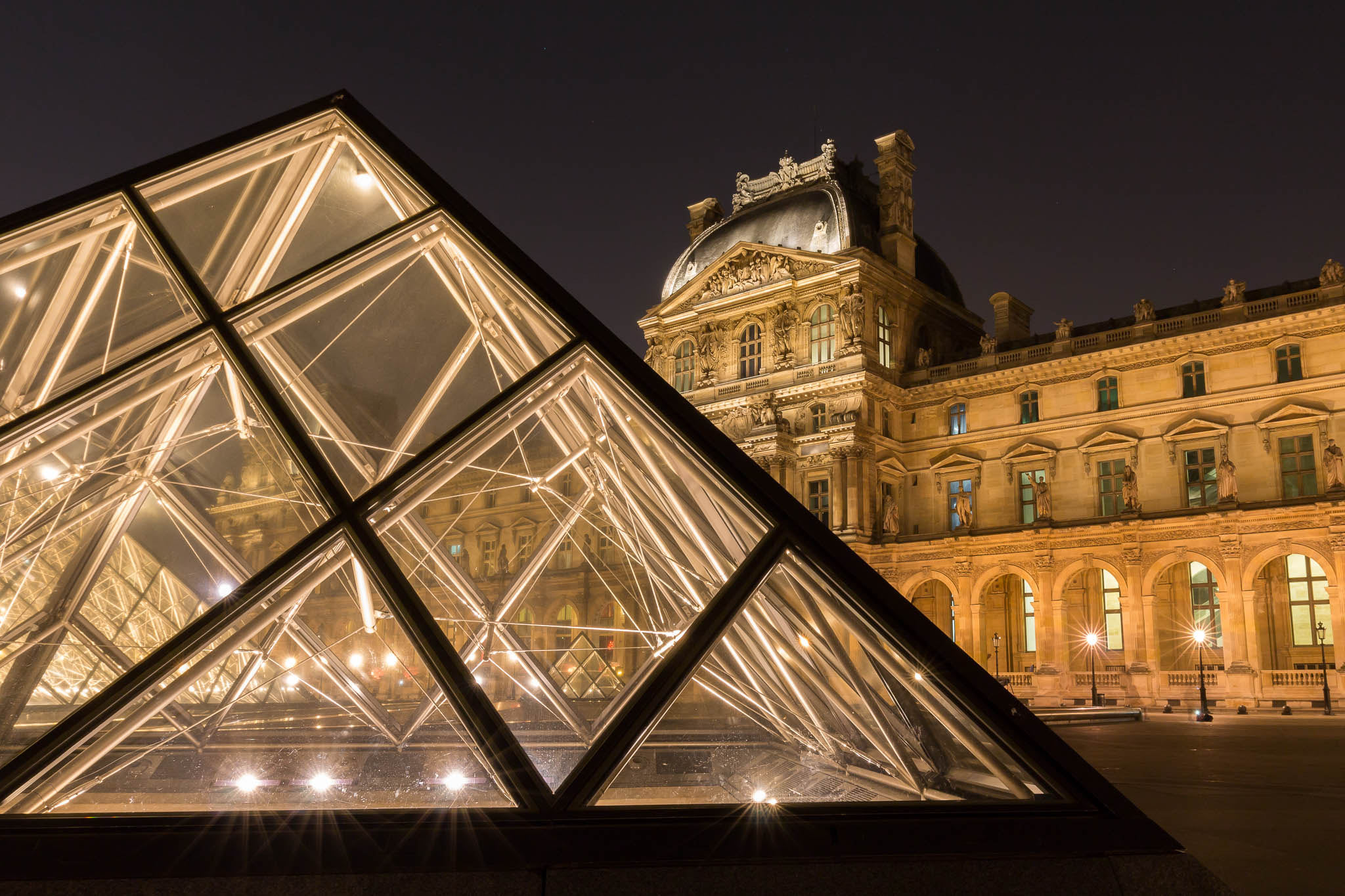 Canon EF 16-35mm F4L IS USM sample photo. Musée du louvre photography