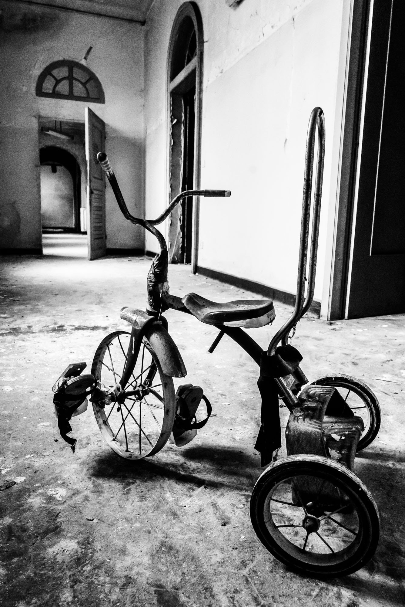 Sony a7S II + Sony Vario Tessar T* FE 24-70mm F4 ZA OSS sample photo. Voghera ex psychiatric hospital photography