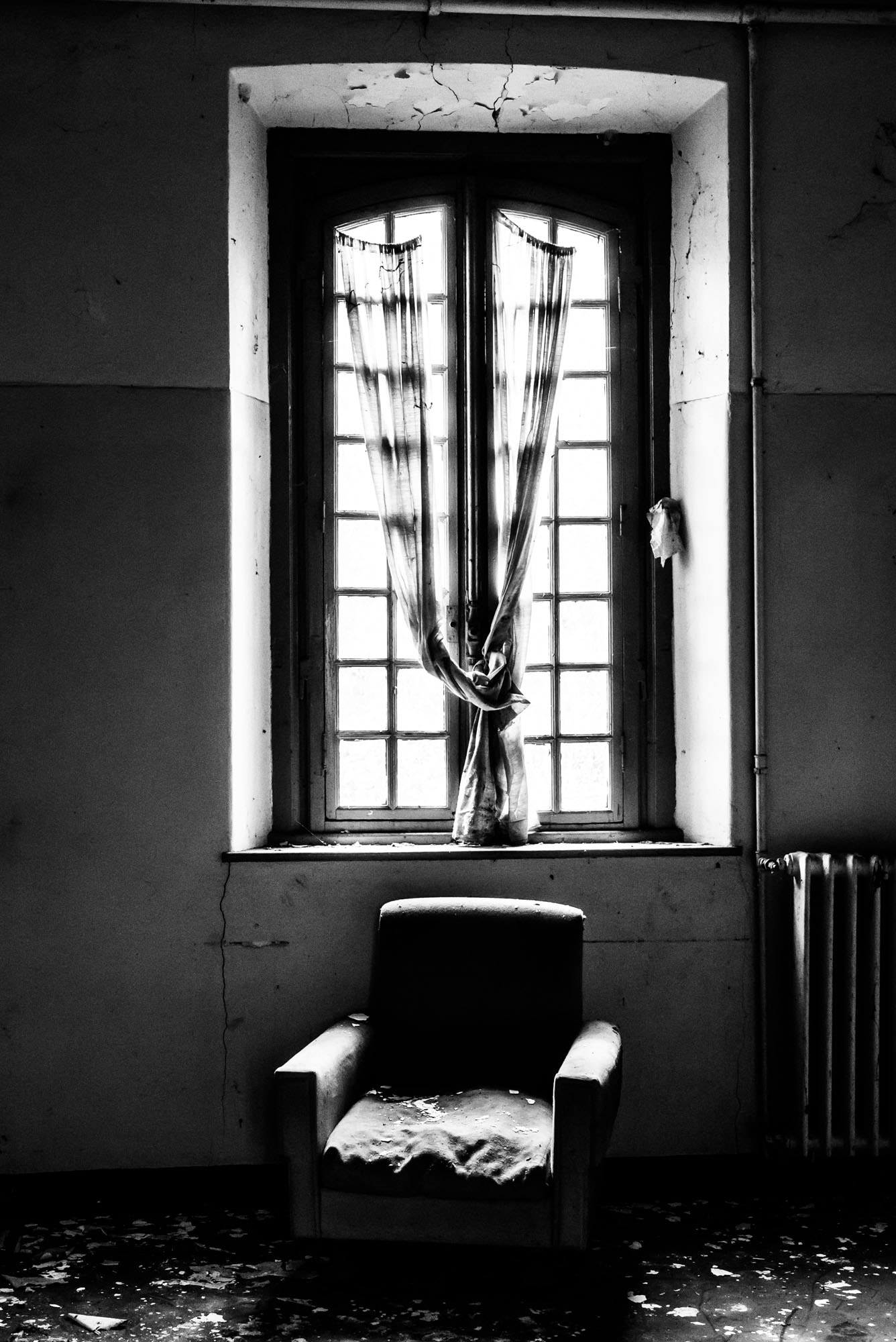 Sony a7S II + Sony Vario Tessar T* FE 24-70mm F4 ZA OSS sample photo. Voghera ex psychiatric hospital photography