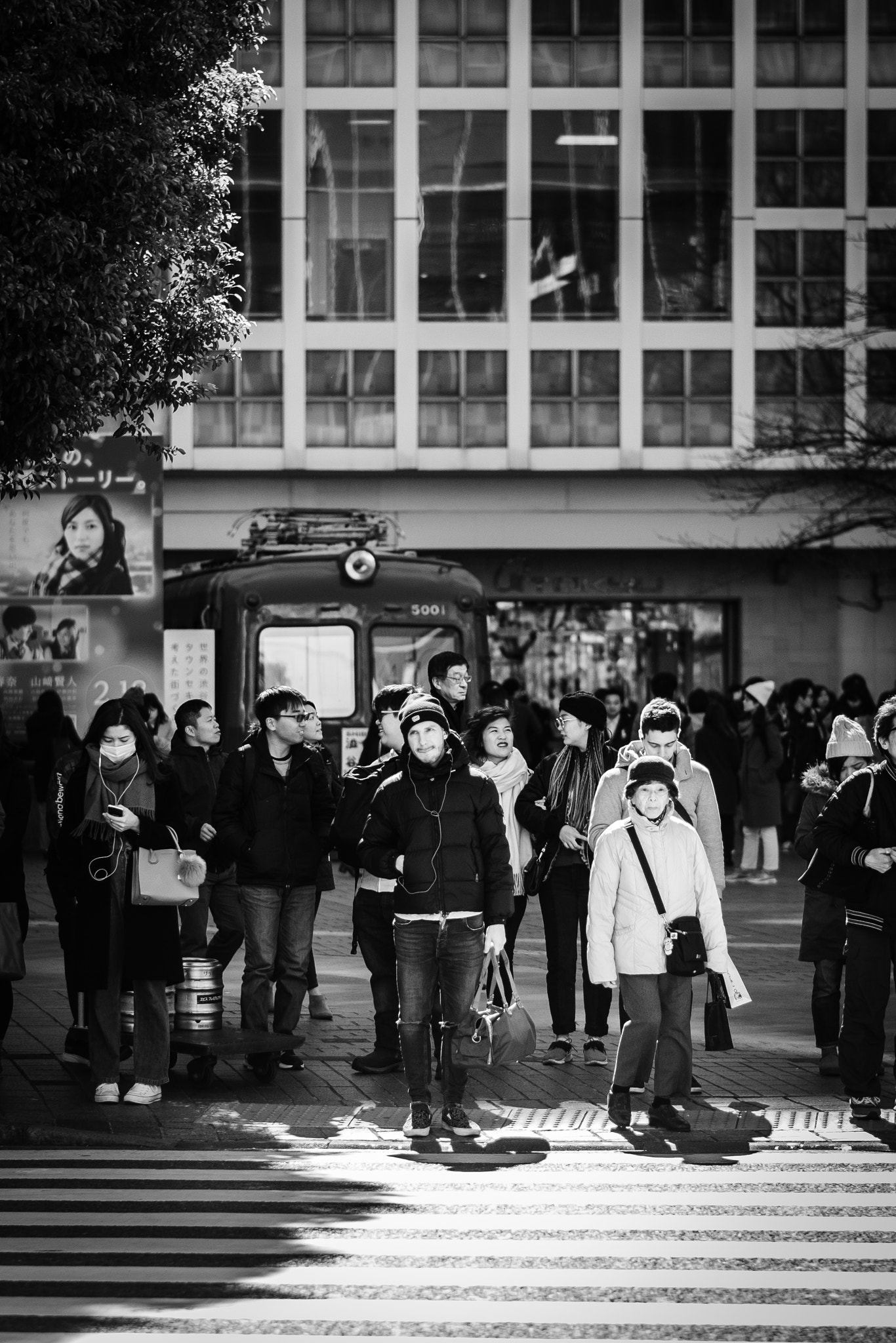 Fujifilm X-Pro2 + Fujifilm XF 56mm F1.2 R APD sample photo. Shibuya photography