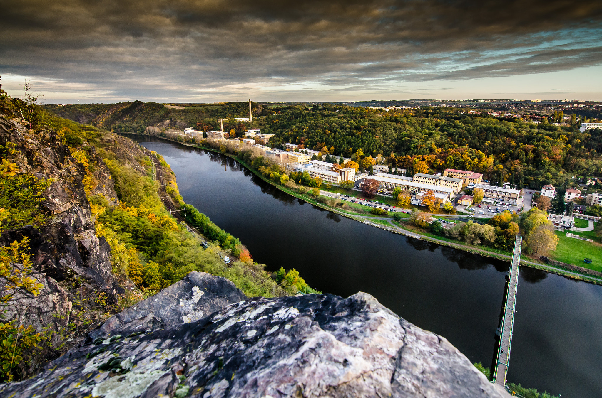 Nikon D7000 + Tokina AT-X 11-20 F2.8 PRO DX (AF 11-20mm f/2.8) sample photo. Nuclear valley in prague photography