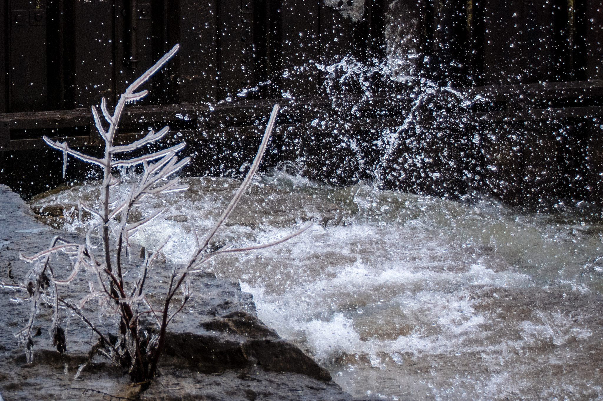 Sigma 18-250mm F3.5-6.3 DC Macro OS HSM sample photo. Icy waves photography