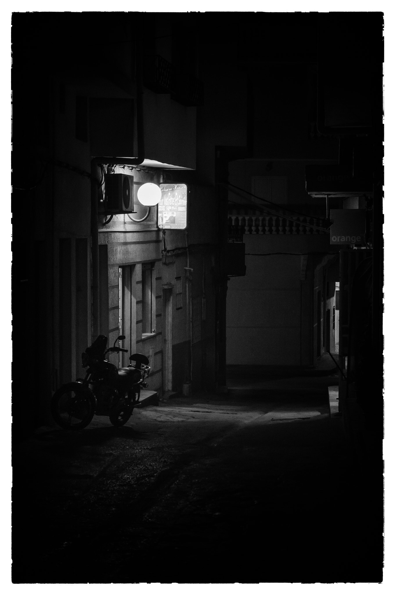 Sony Alpha NEX-5R sample photo. My neighbourhood at night 04 photography