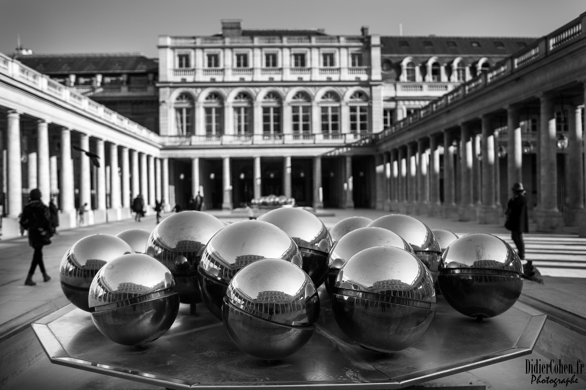 Canon EF 35mm F1.4L USM sample photo. Palais royal / paris photography