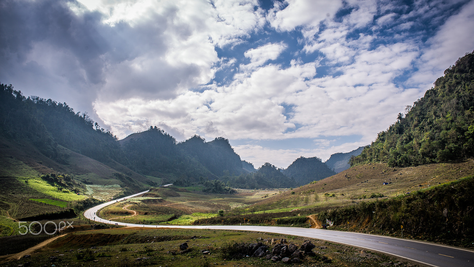 Nikon D610 + Nikon AF Nikkor 24mm F2.8D sample photo. Road to heaven photography