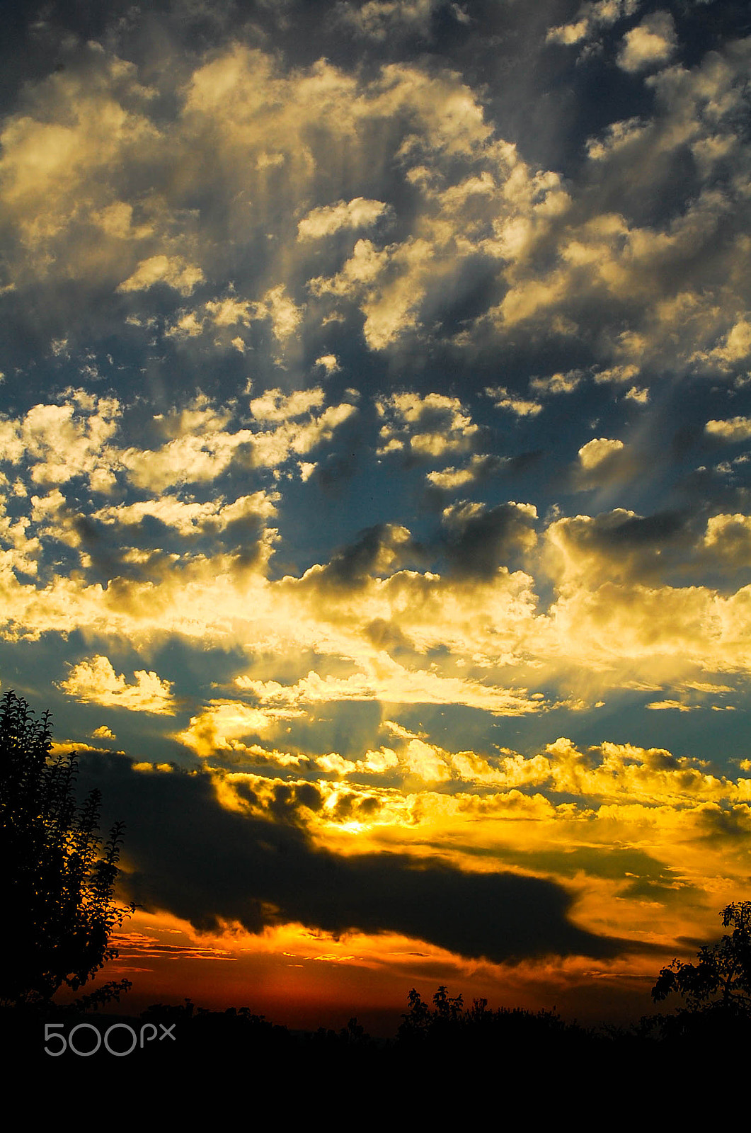 Nikon D40 sample photo. Sunset with beautiful clouds photography