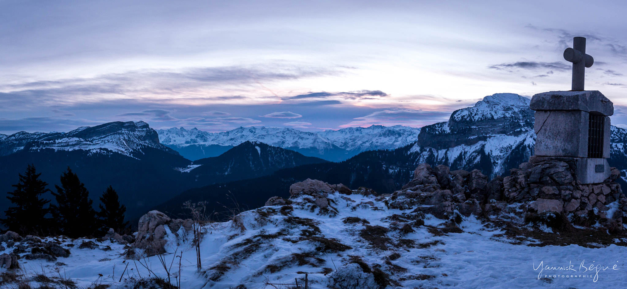 Canon EOS 70D + Canon EF 16-35mm F2.8L II USM sample photo. Sunrise in french alps photography