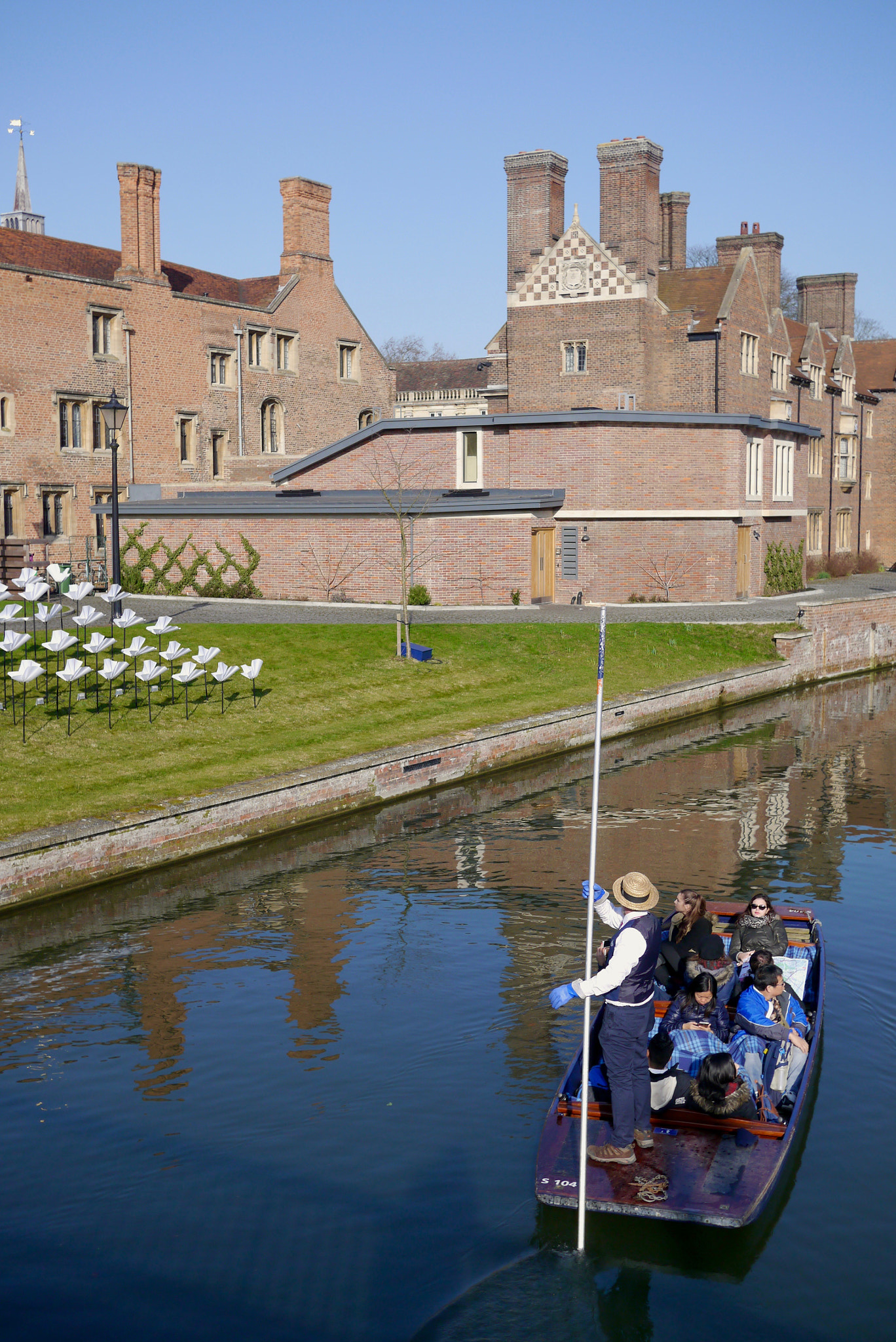 Panasonic Lumix DMC-GX1 + LUMIX G 20/F1.7 II sample photo. Punting in cambridge photography