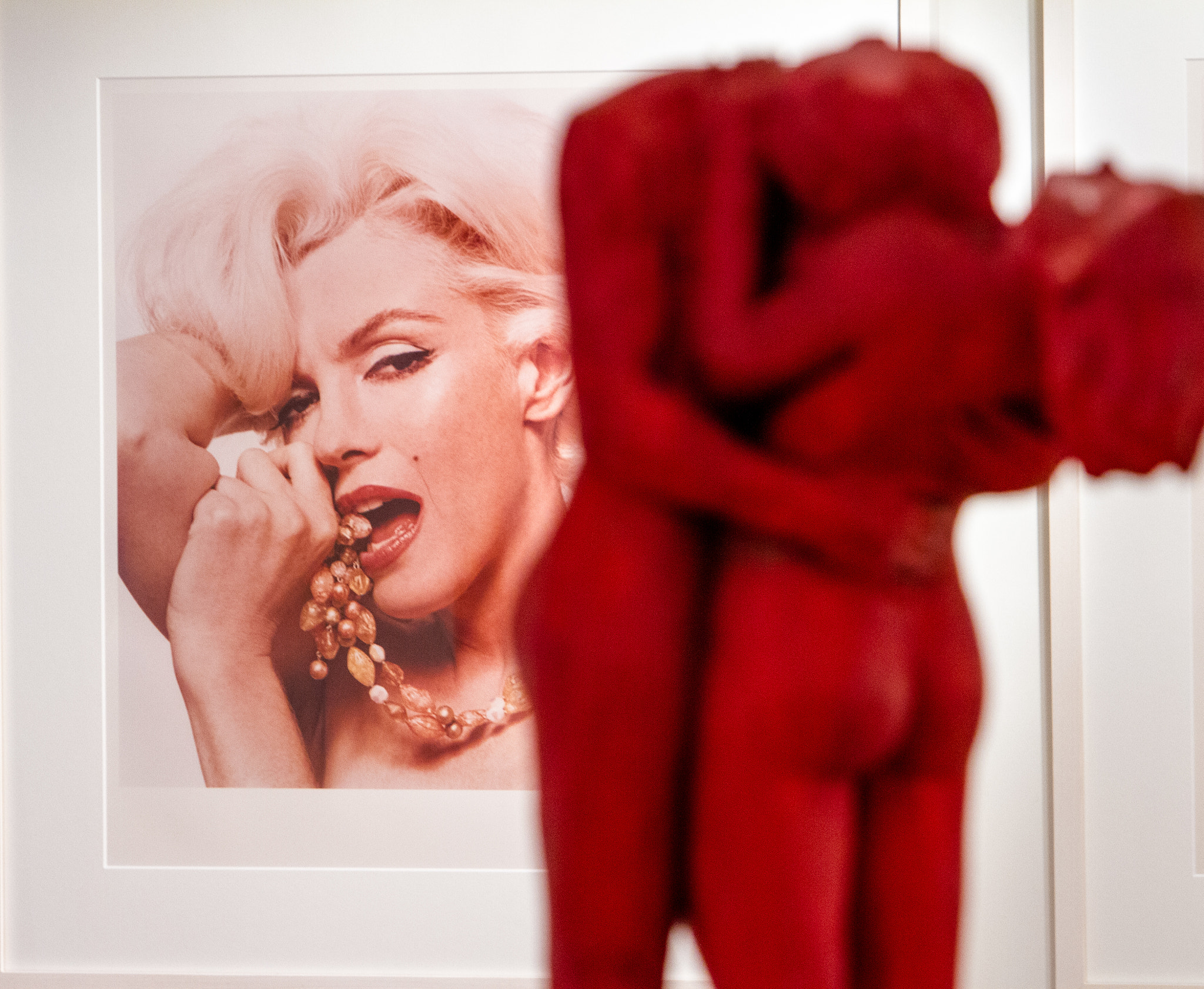 Canon EF 70-200mm F2.8L IS USM sample photo. Marilyn and the kiss photography