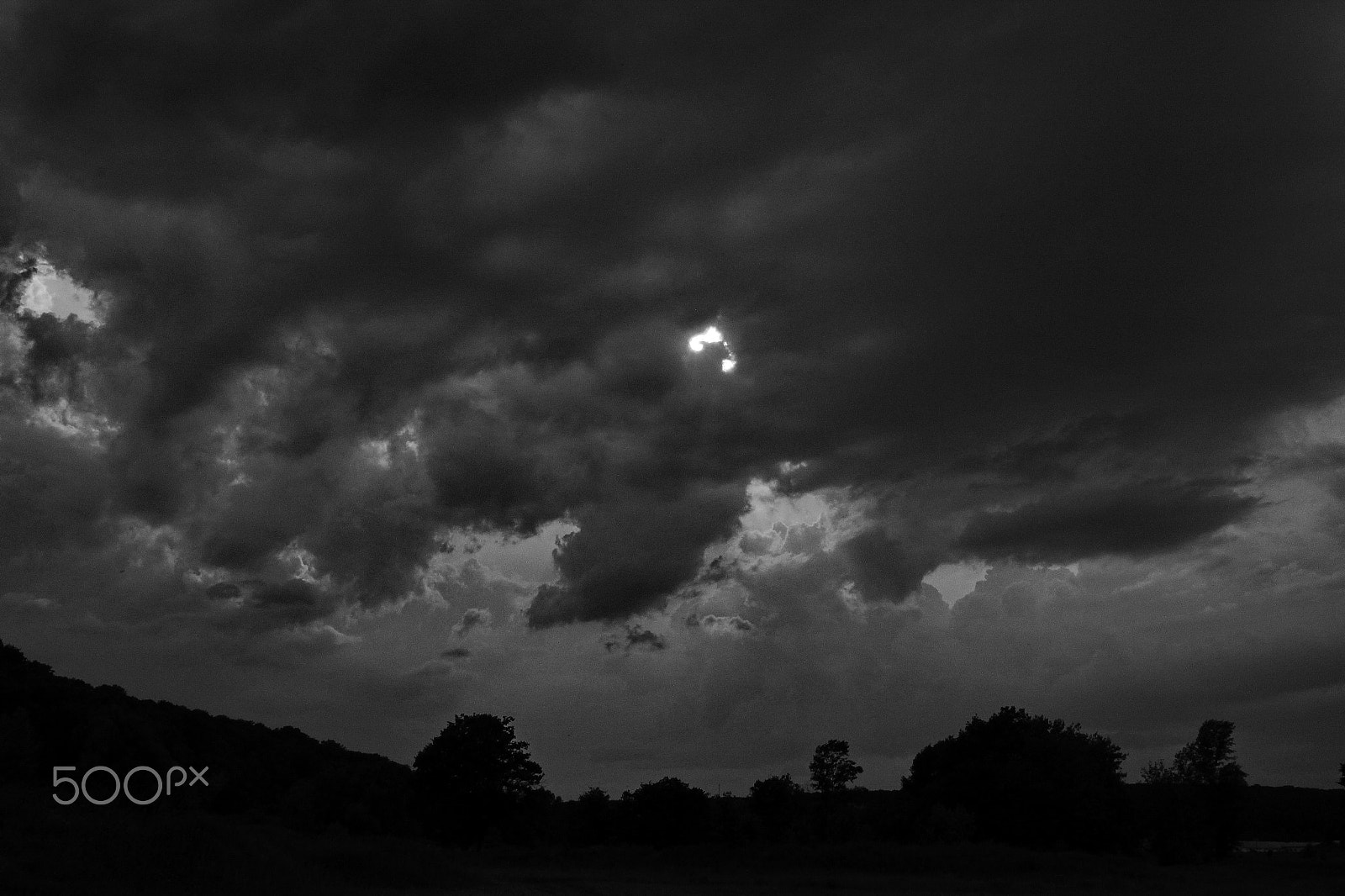Sigma 17-70mm F2.8-4 DC Macro OS HSM sample photo. Before the storm photography