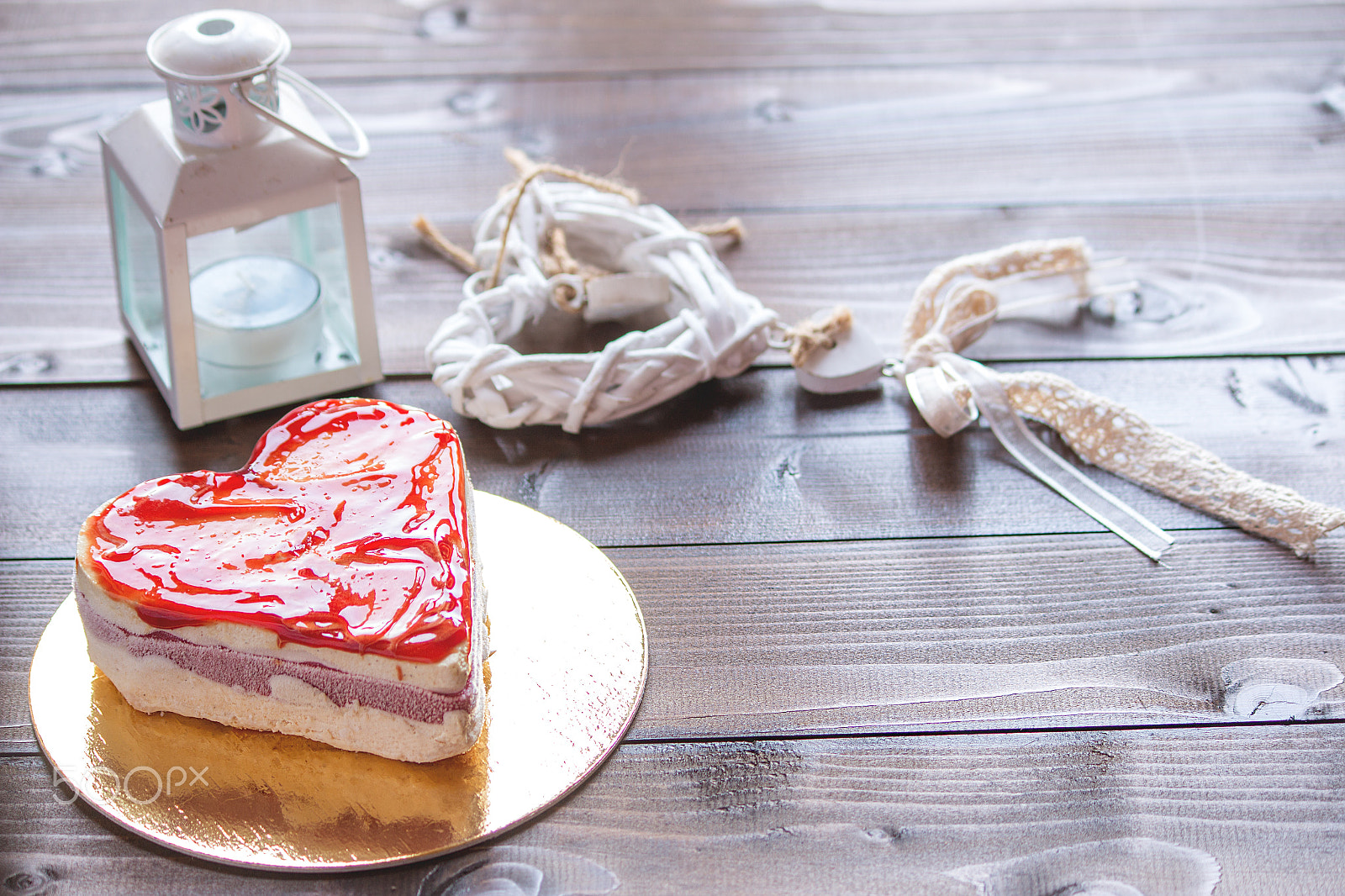 Canon EF-S 55-250mm F4-5.6 IS sample photo. Heart cake photography