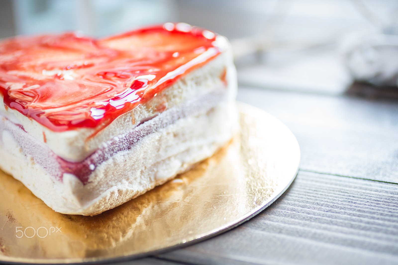 Canon EOS 70D + Canon EF 50mm F2.5 Macro sample photo. Heart cake photography