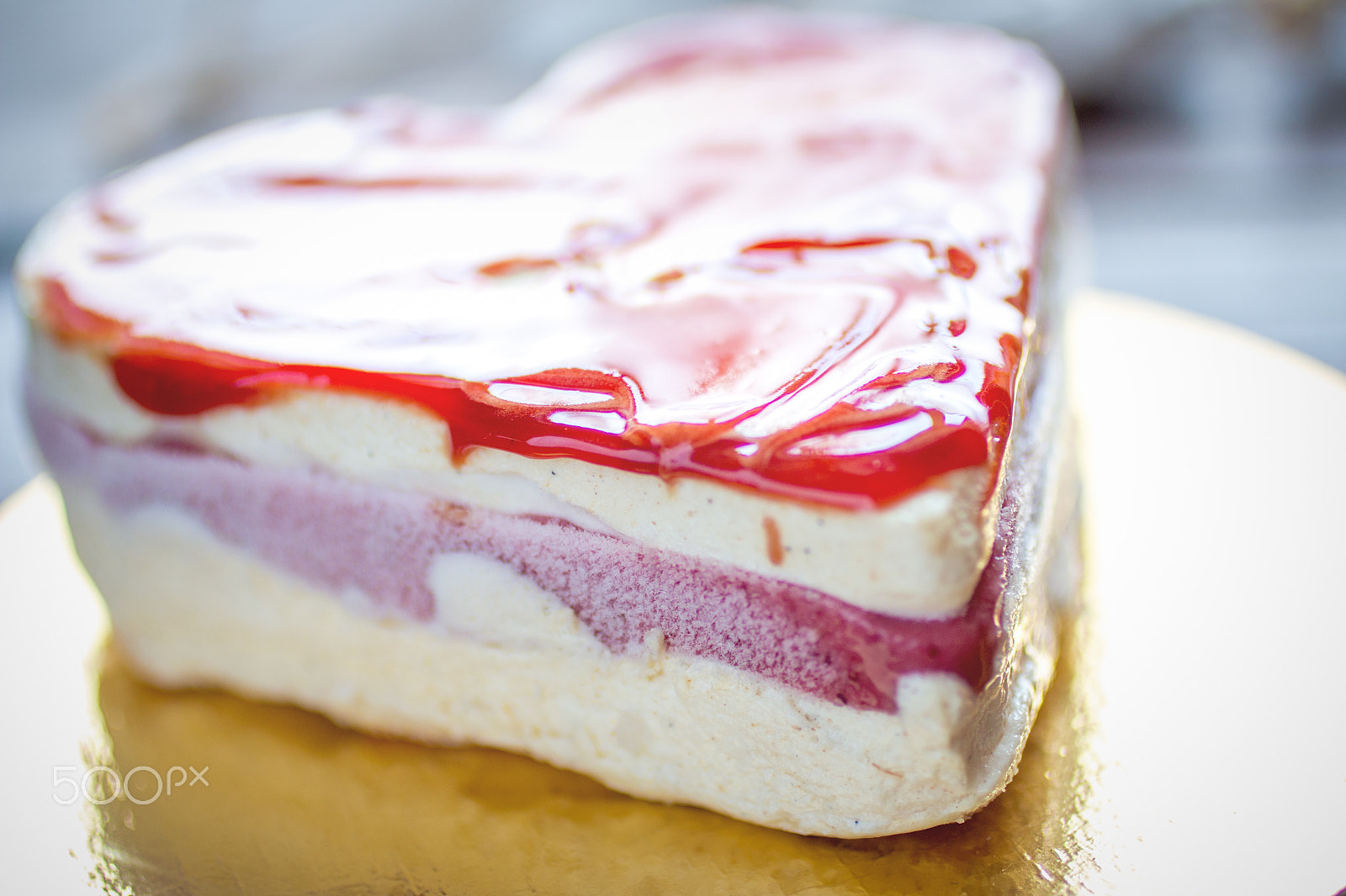 Canon EOS 70D + Canon EF 50mm F2.5 Macro sample photo. Heart cake photography