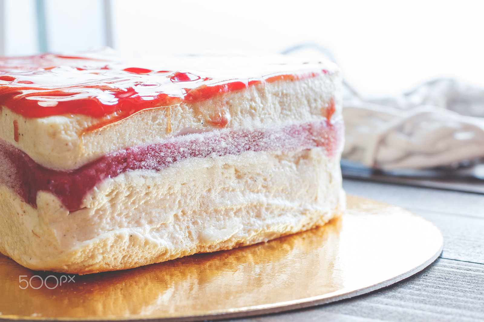 Canon EOS 70D + Canon EF 50mm F2.5 Macro sample photo. Heart cake photography