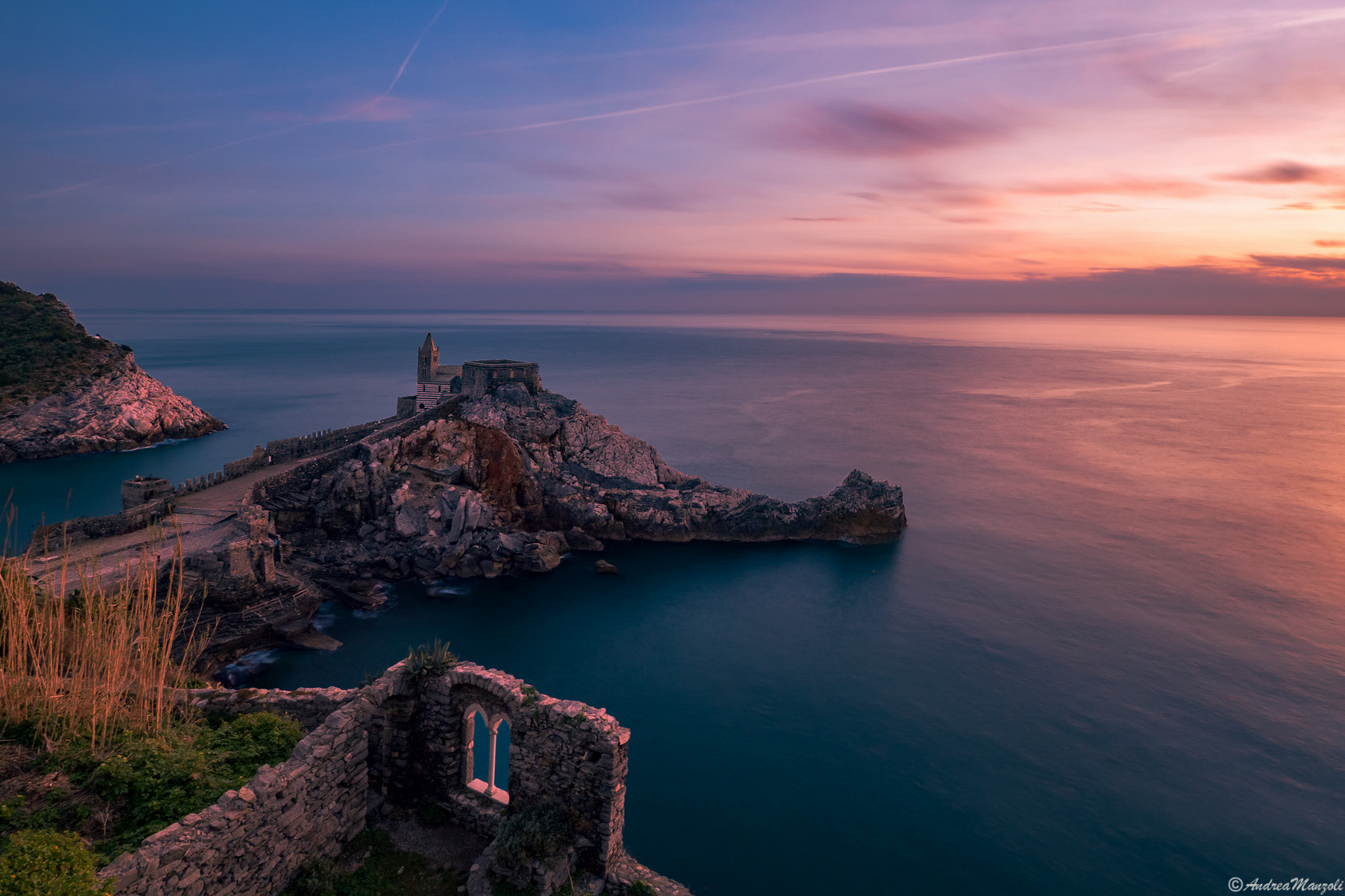 Olympus OM-D E-M10 + OLYMPUS M.9-18mm F4.0-5.6 sample photo. L'ora blu a porto venere photography