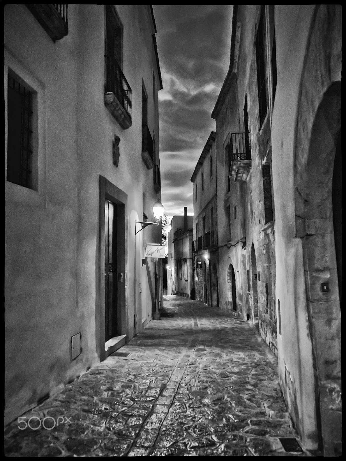 Olympus Zuiko Digital ED 12-60mm F2.8-4.0 SWD sample photo. Dalt vila photography