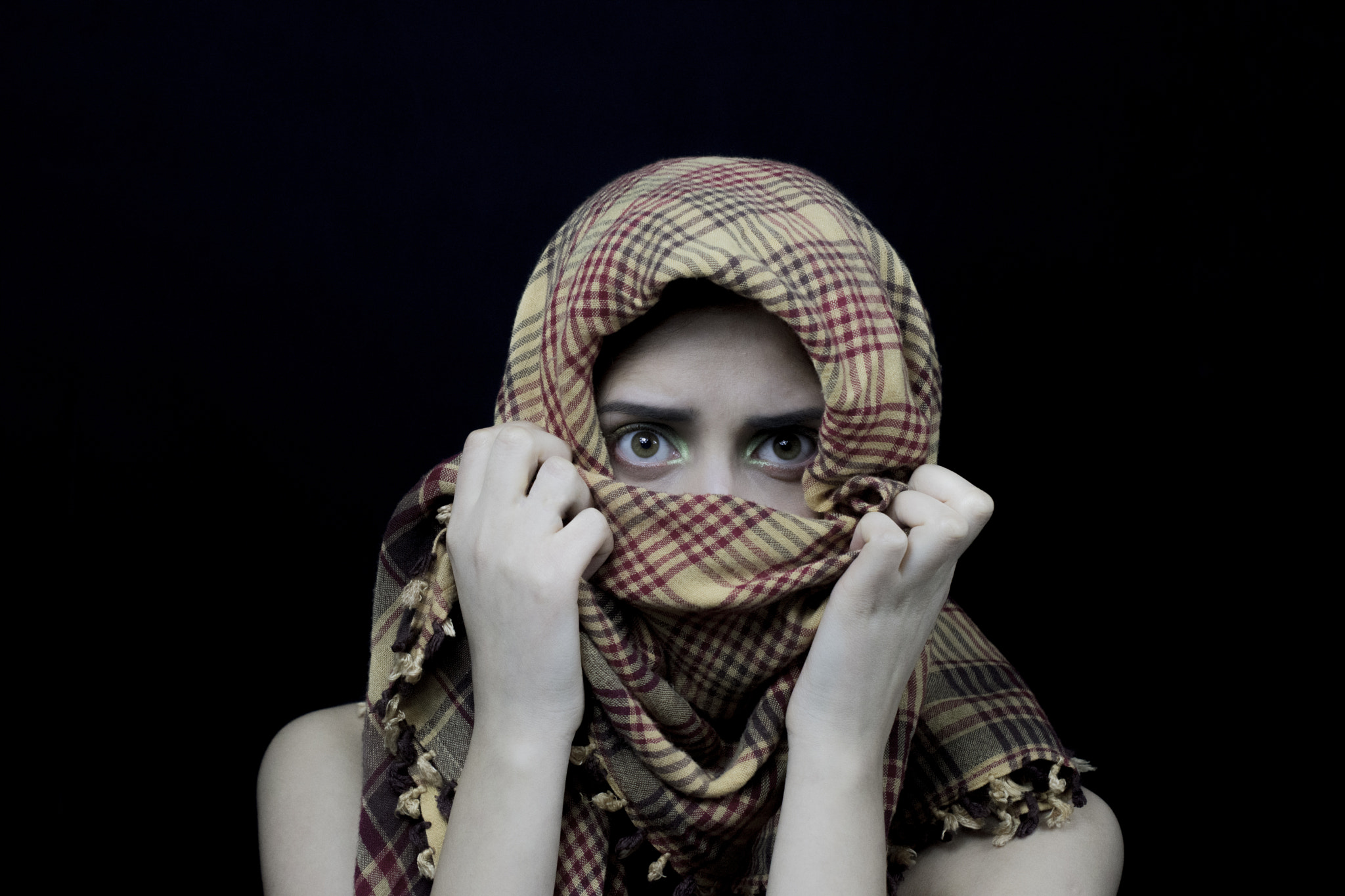 Nikon D7200 + Nikon AF-S Nikkor 50mm F1.4G sample photo. Angry eyes photography