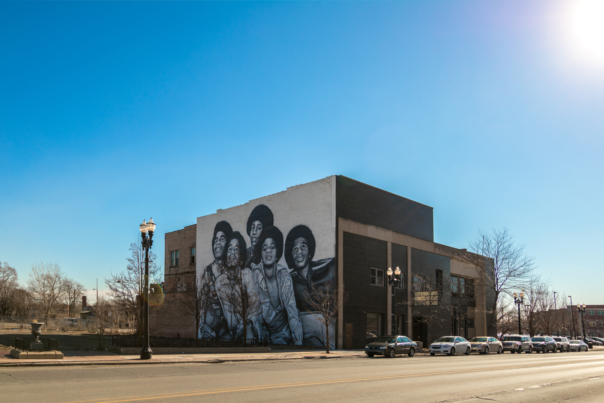 Canon EOS 80D + Tokina AT-X Pro 11-16mm F2.8 DX sample photo. Jackson five's mural in downtown gary photography