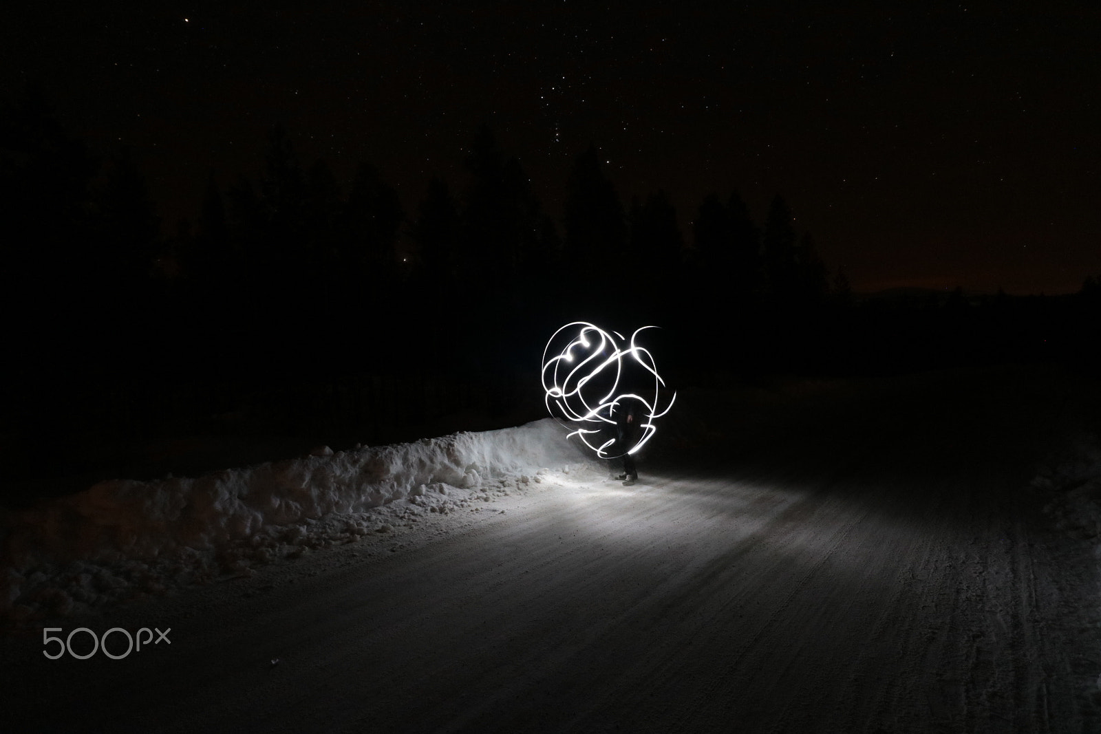 Canon EOS 750D (EOS Rebel T6i / EOS Kiss X8i) sample photo. Apperition in the snow photography