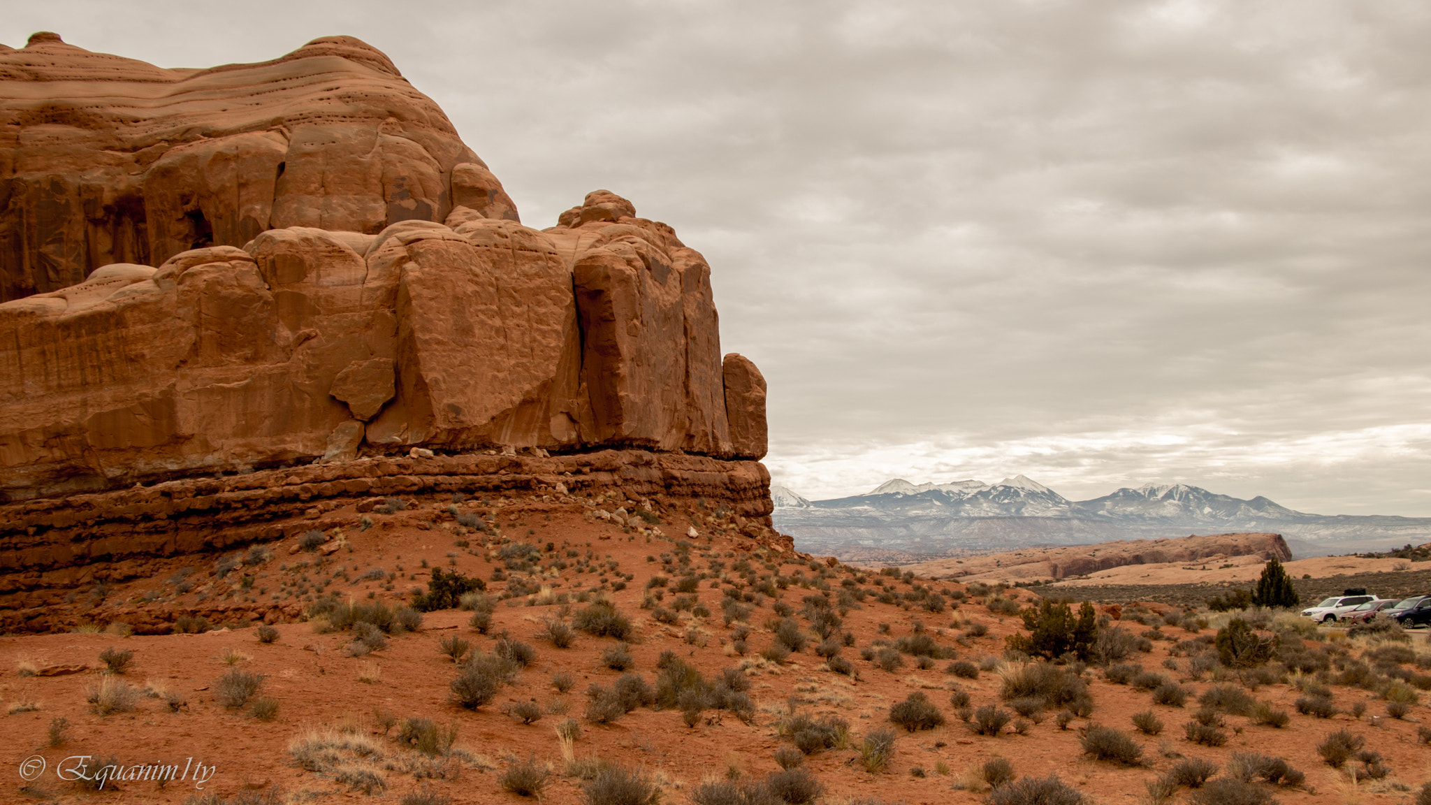 Canon EOS 750D (EOS Rebel T6i / EOS Kiss X8i) sample photo. Arches and mountains photography