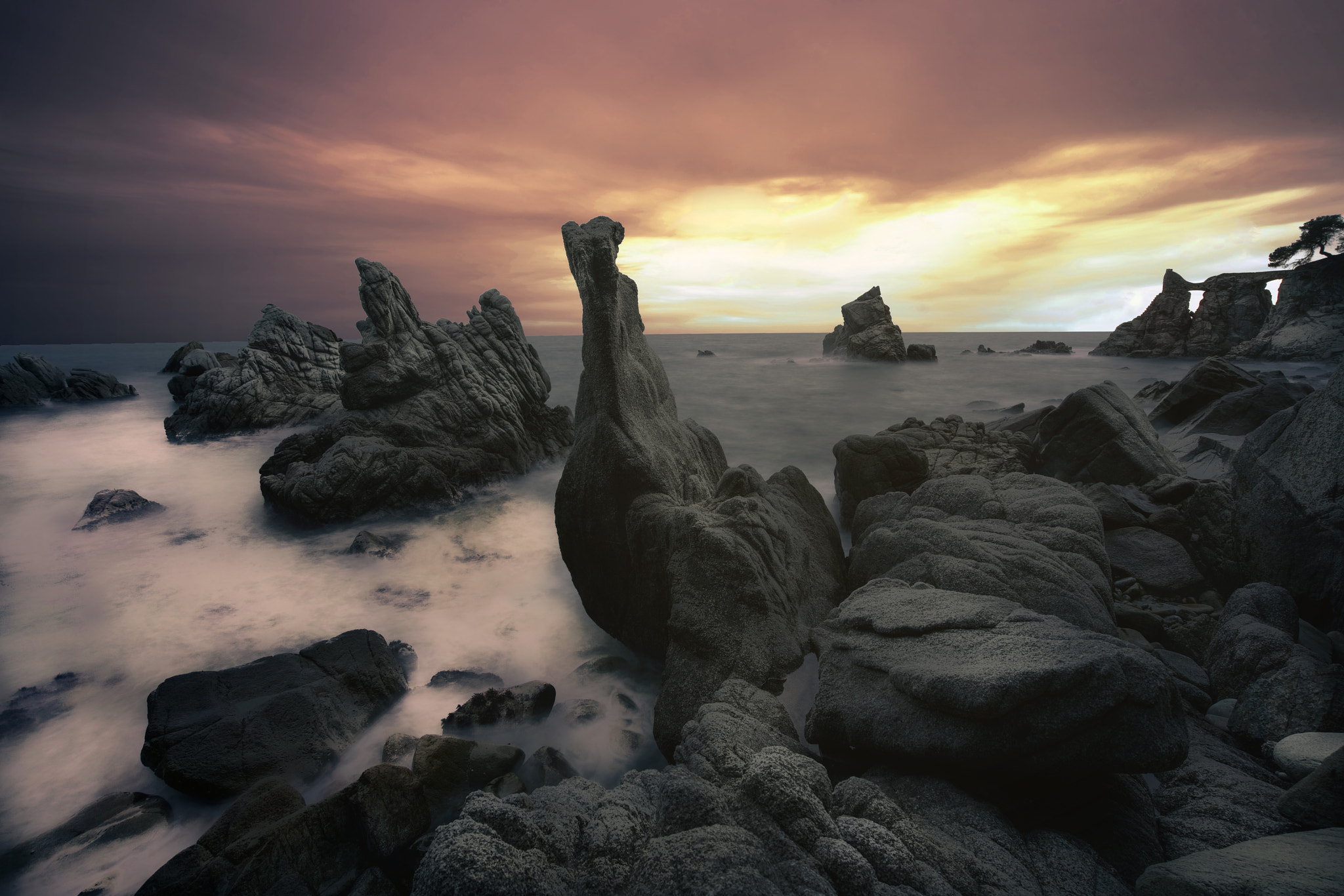 Sony a7R II + Sony Vario-Tessar T* FE 16-35mm F4 ZA OSS sample photo. Cala dels frares photography
