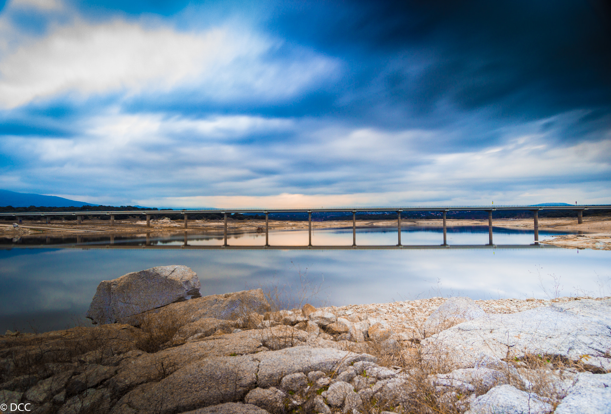 Canon EF-S 10-22mm F3.5-4.5 USM sample photo. Sombra y luz photography
