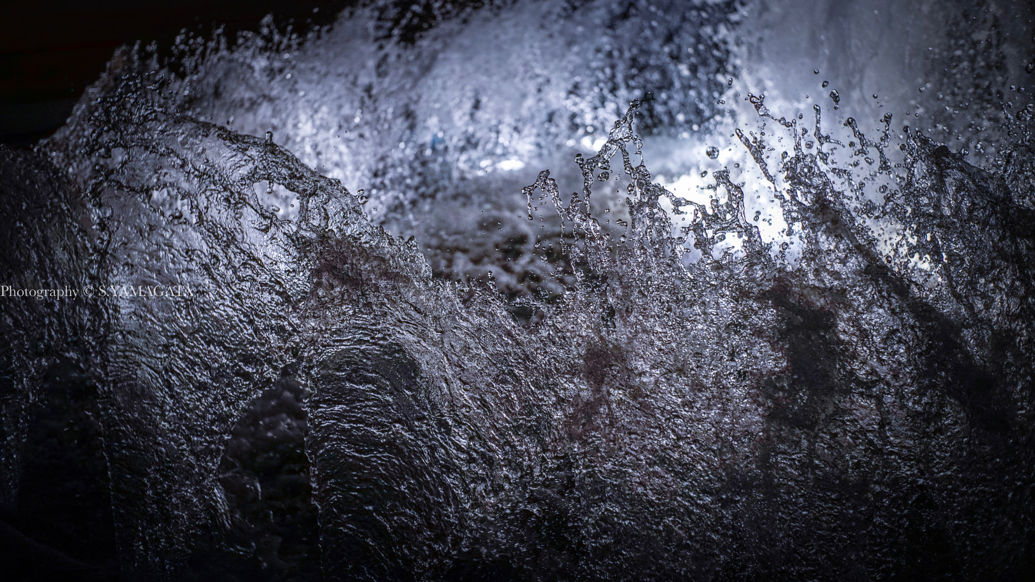 DT 40mm F2.8 SAM sample photo. Night fountain photography