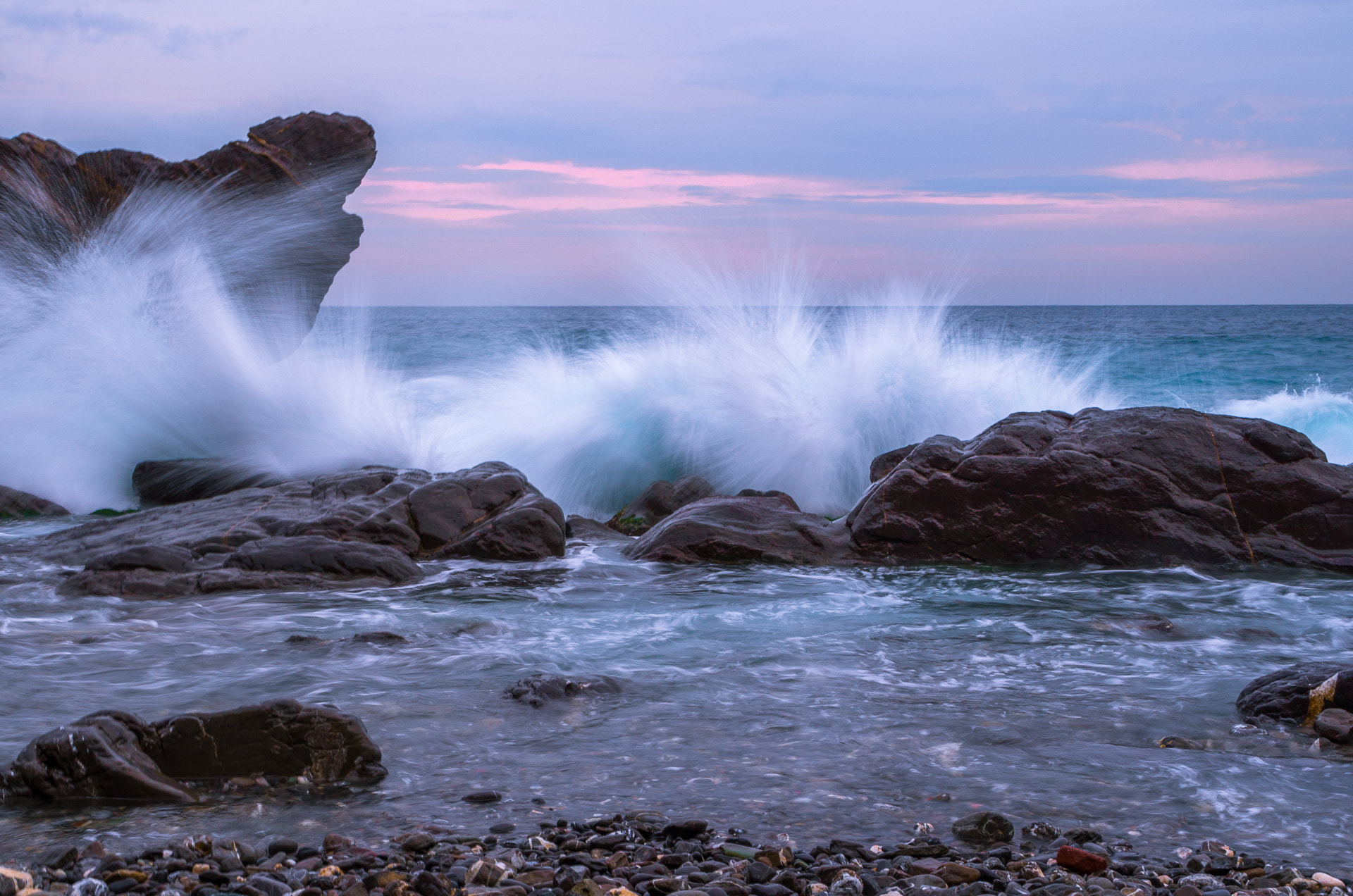 Pentax K-500 sample photo. The crashing waves photography