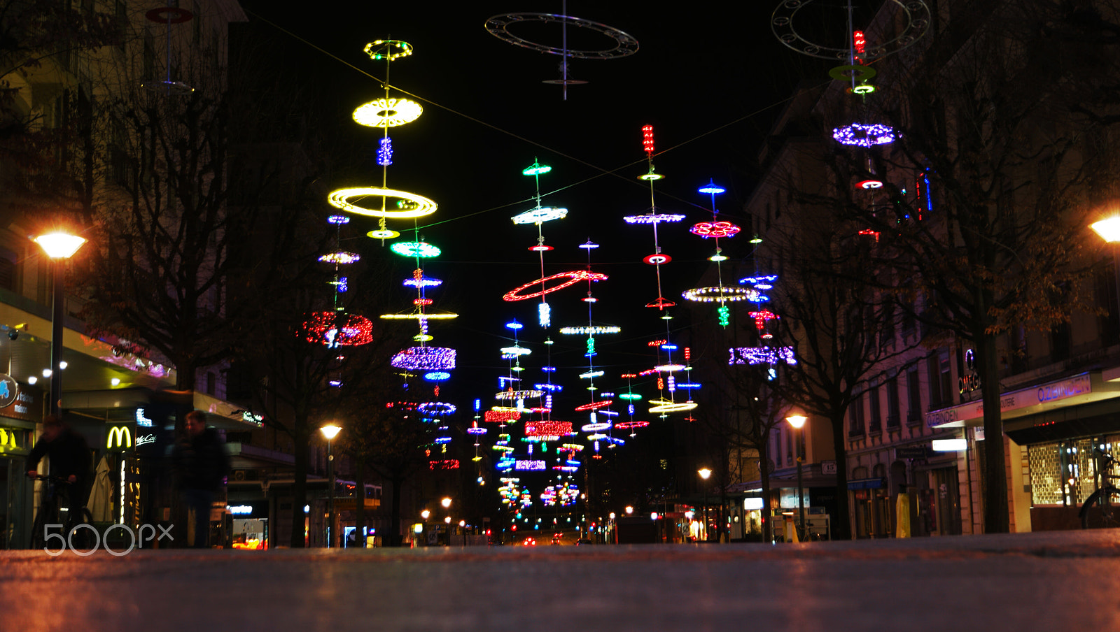 Samsung NX500 + Samsung NX 16-50mm F3.5-5.6 Power Zoom ED OIS sample photo. Colorful night photography