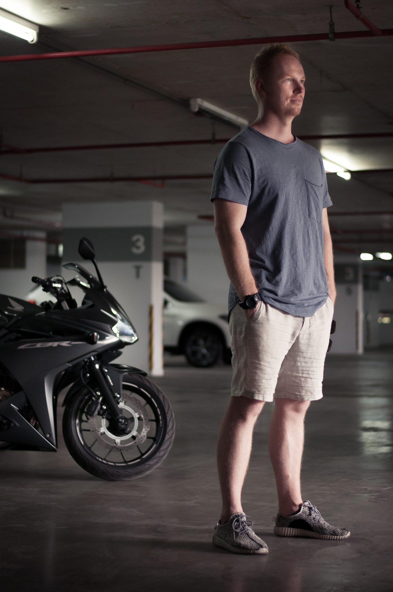 Nikon D300 + Nikon AF-S Nikkor 50mm F1.8G sample photo. A man with big bike photography