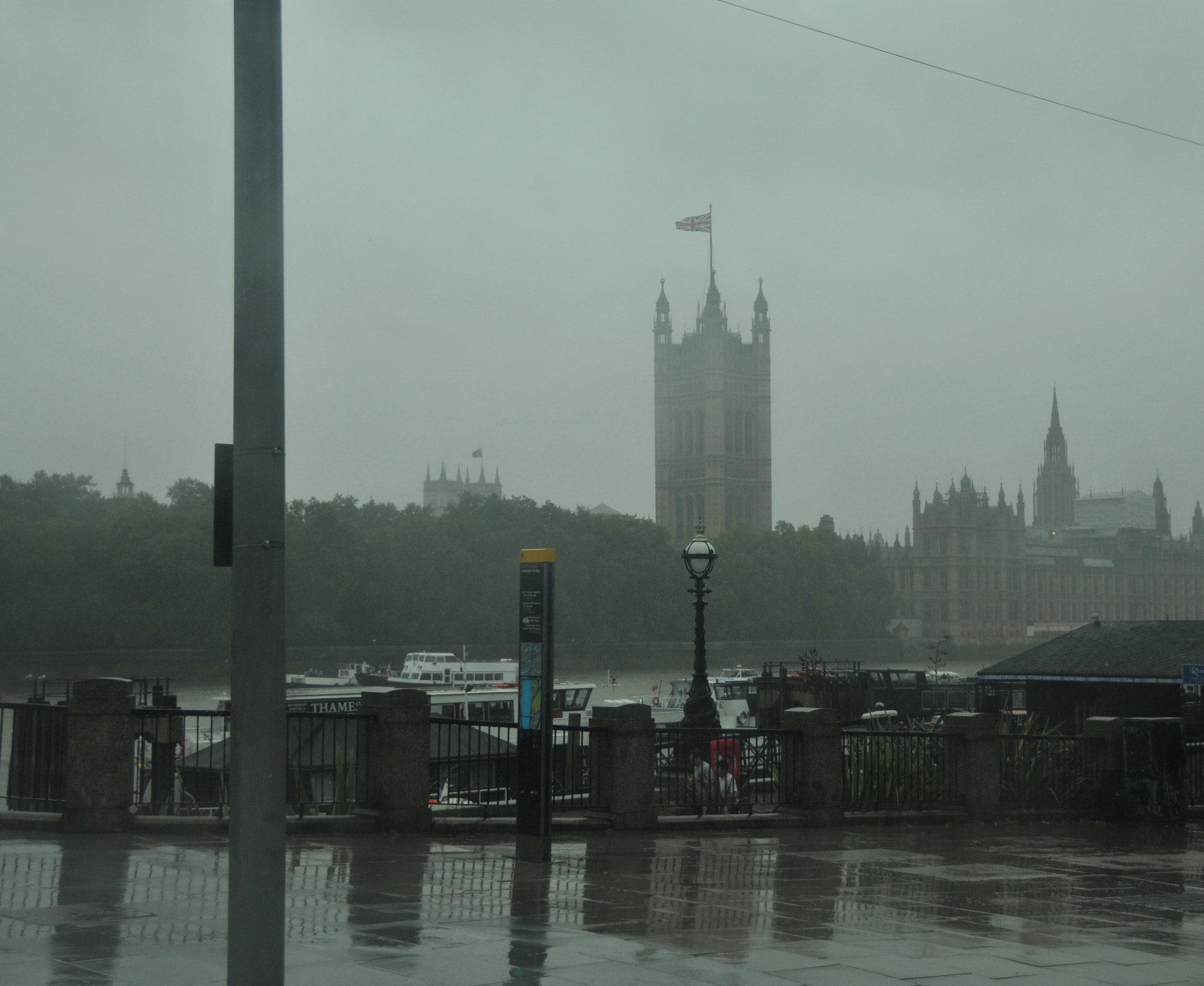 Nikon D300S sample photo. "let us love february", london photography