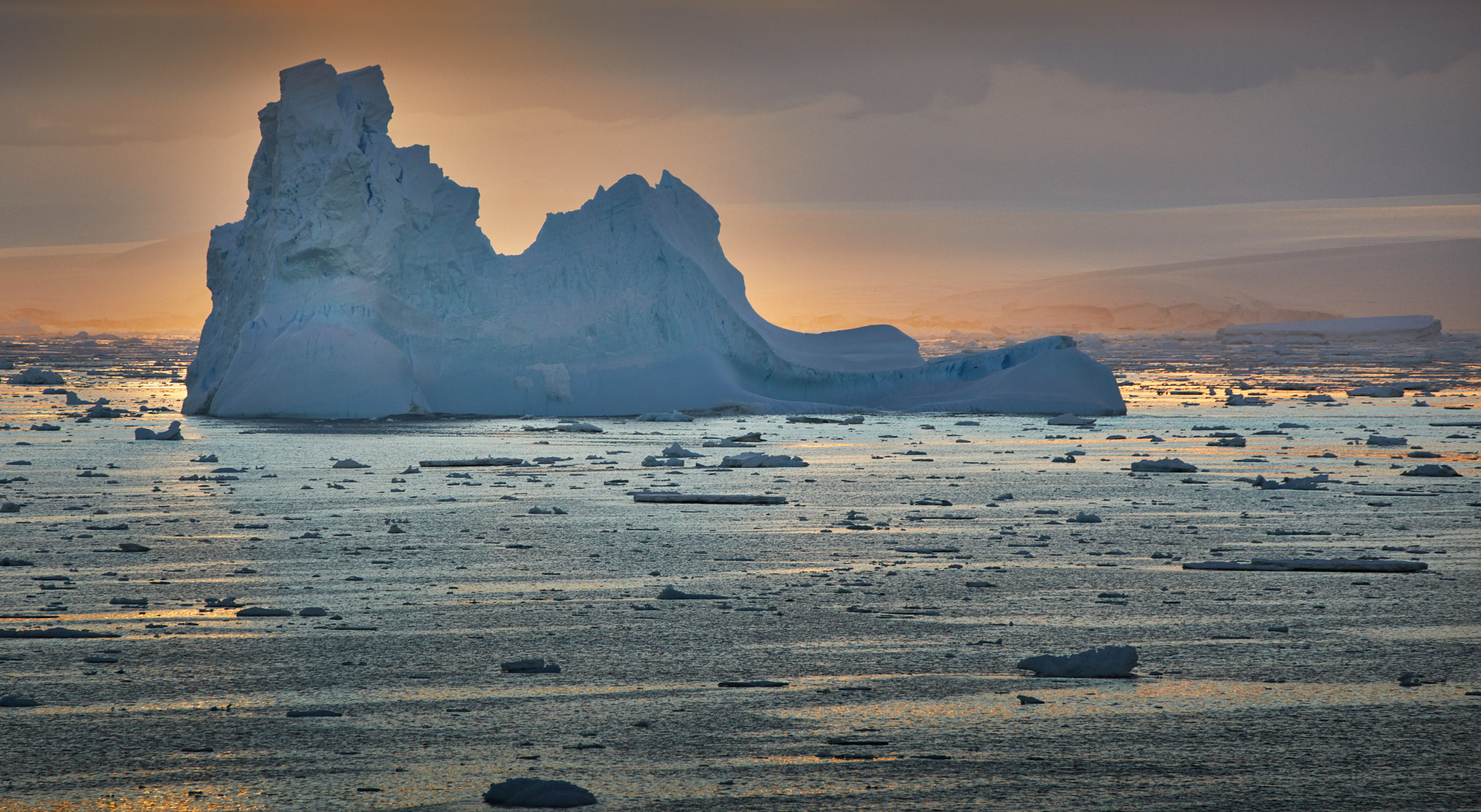 Canon EF 70-300mm F4-5.6L IS USM sample photo. Glowing iceberg photography