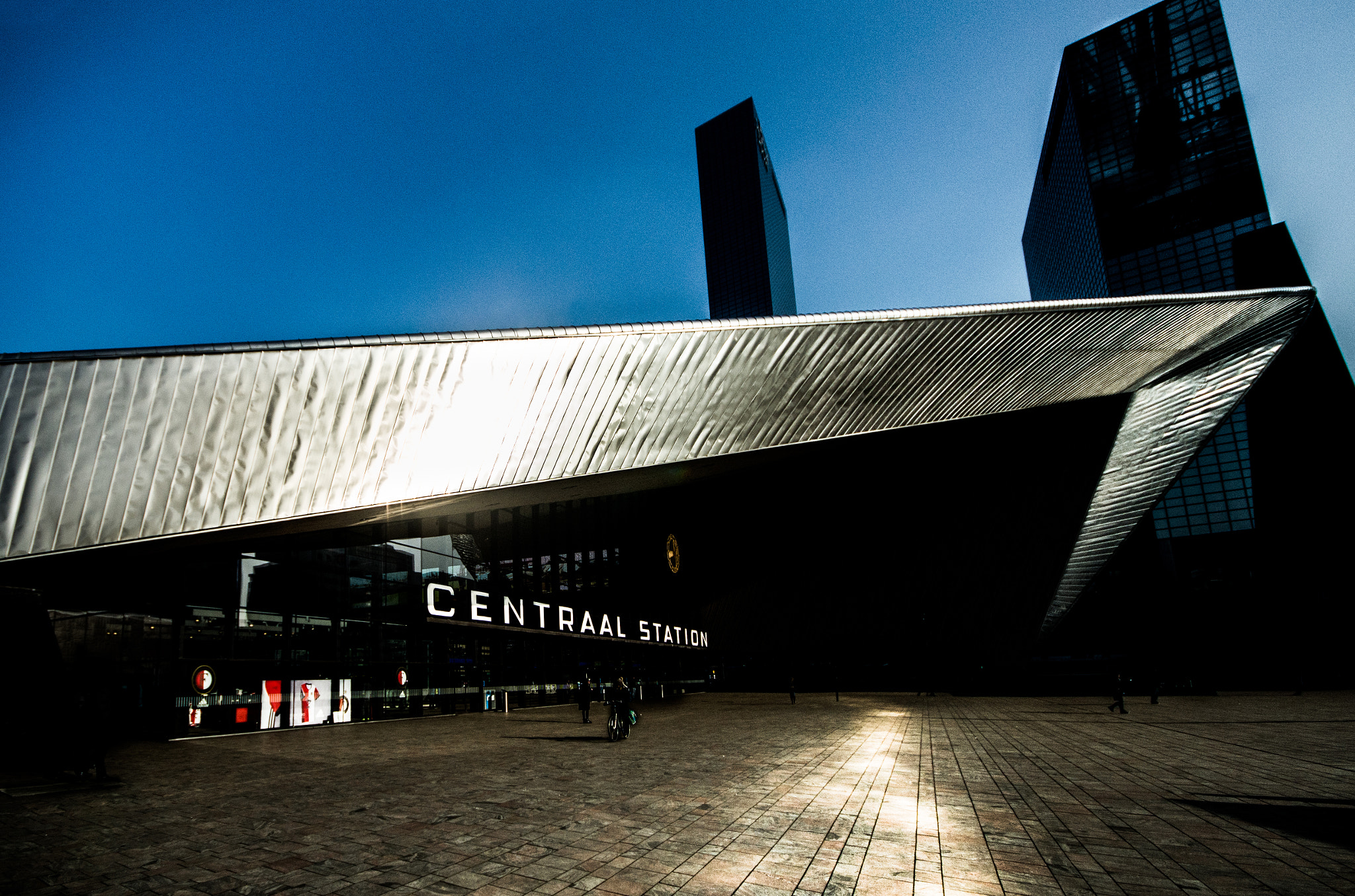 Pentax K-5 IIs + Sigma AF 10-20mm F4-5.6 EX DC sample photo. Central station, rotterdam photography
