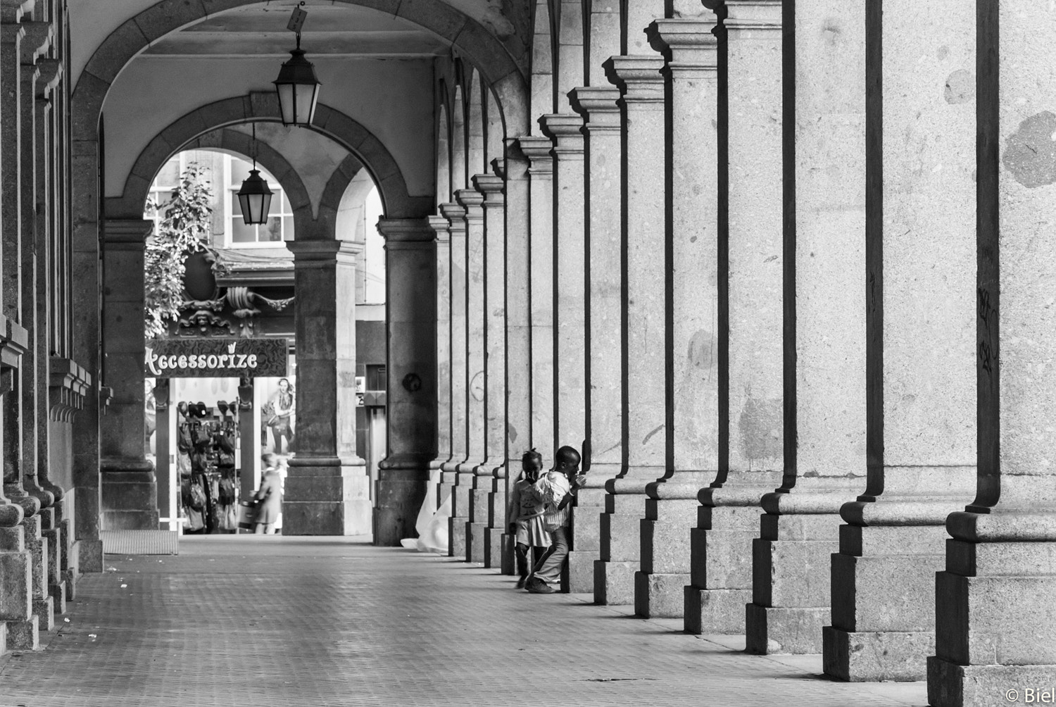 Nikon D80 sample photo. Hide and seek photography