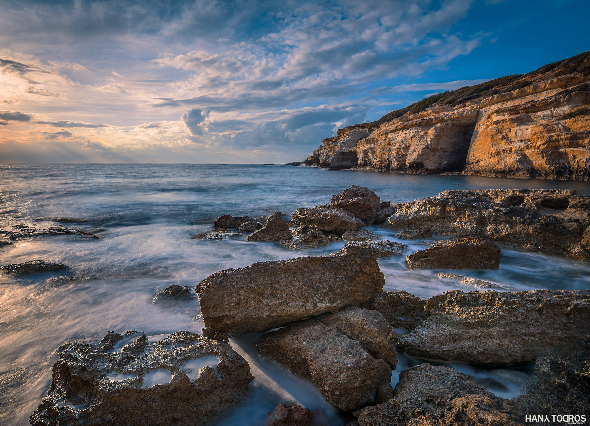 Tokina AT-X Pro 11-16mm F2.8 DX sample photo. Sea cave photography