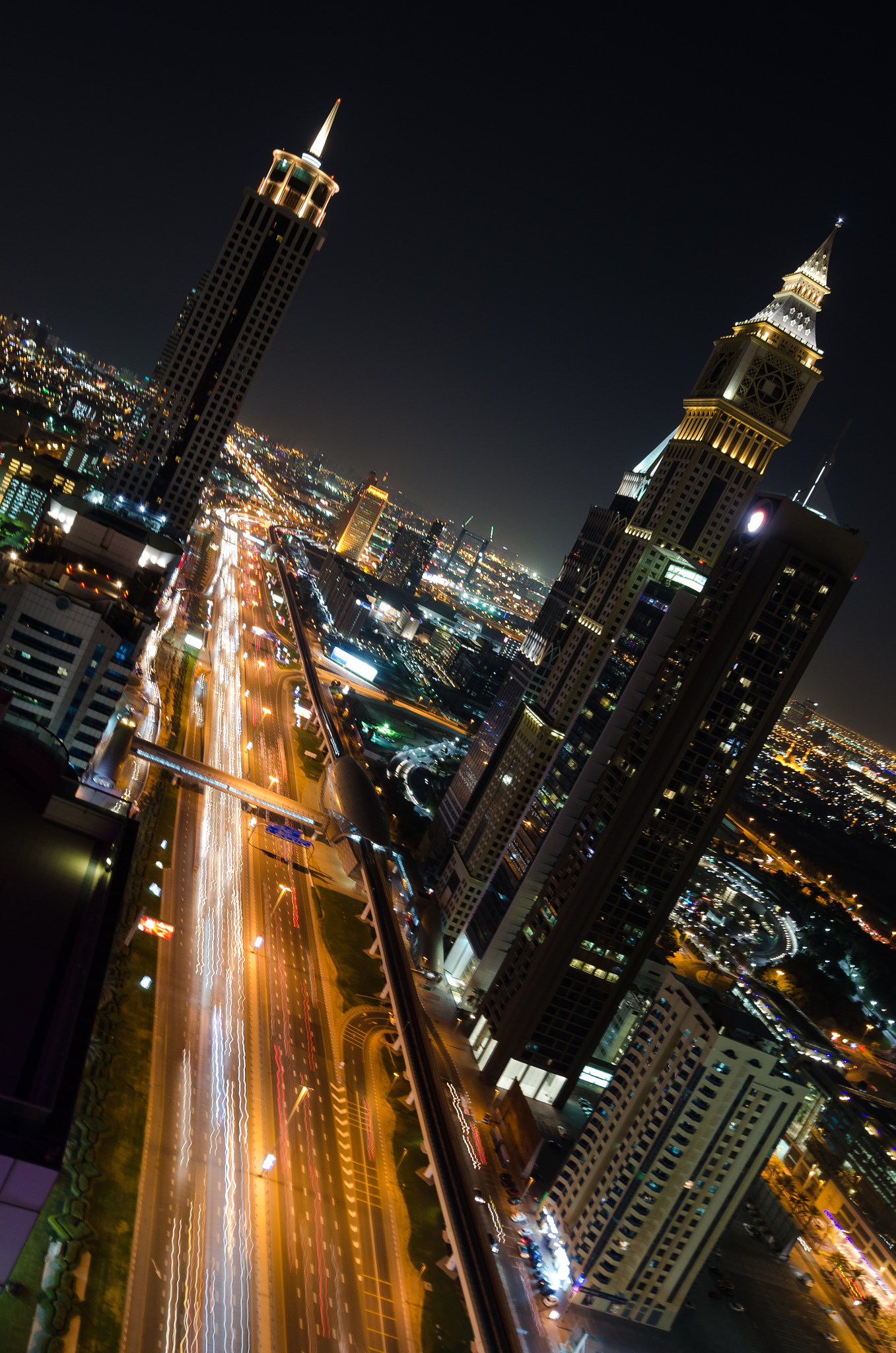 Nikon D7000 sample photo. Multi lanes flow at night in dubai photography