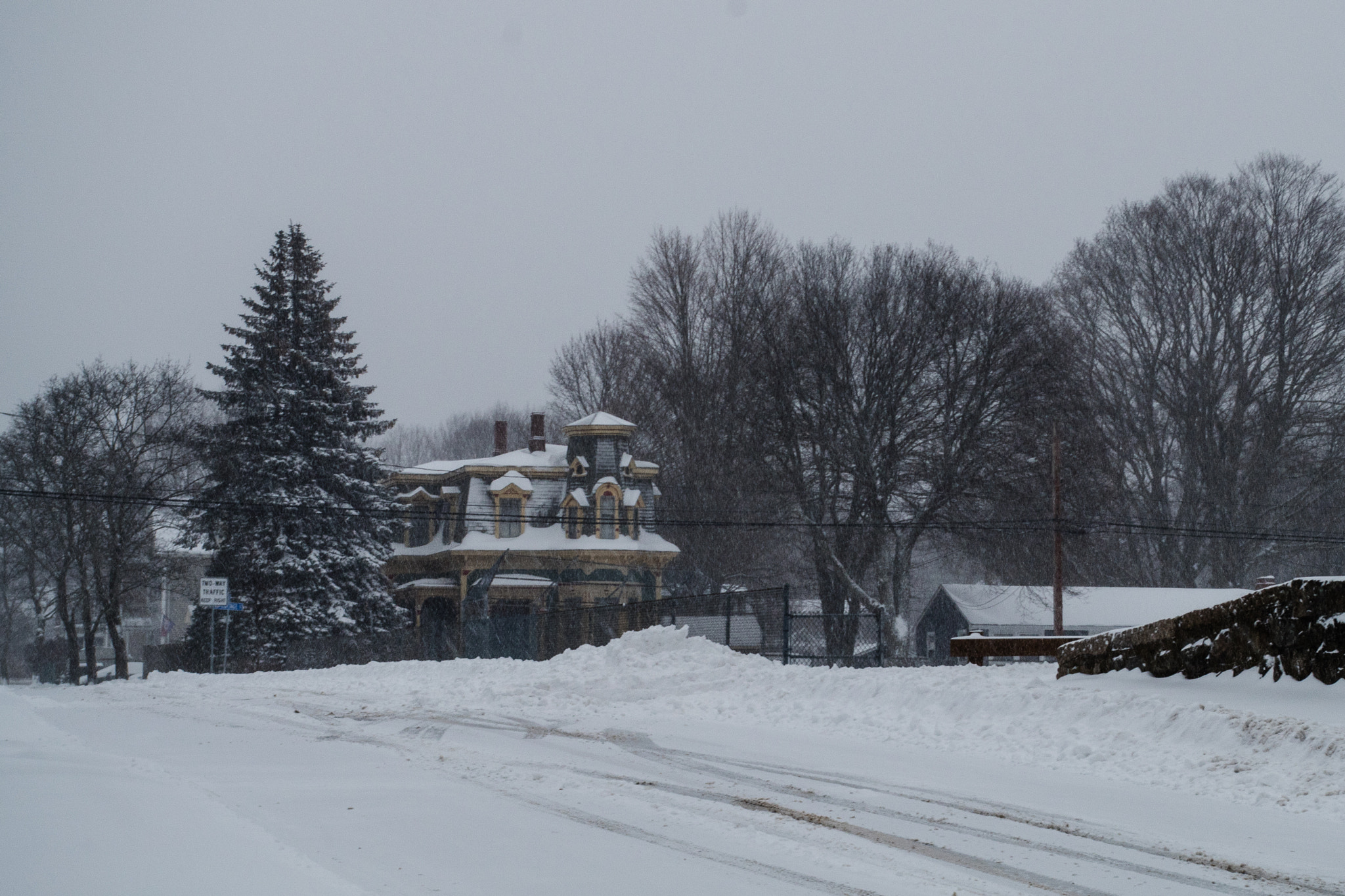 Pentax K-S2 sample photo. Victorian in the snow photography