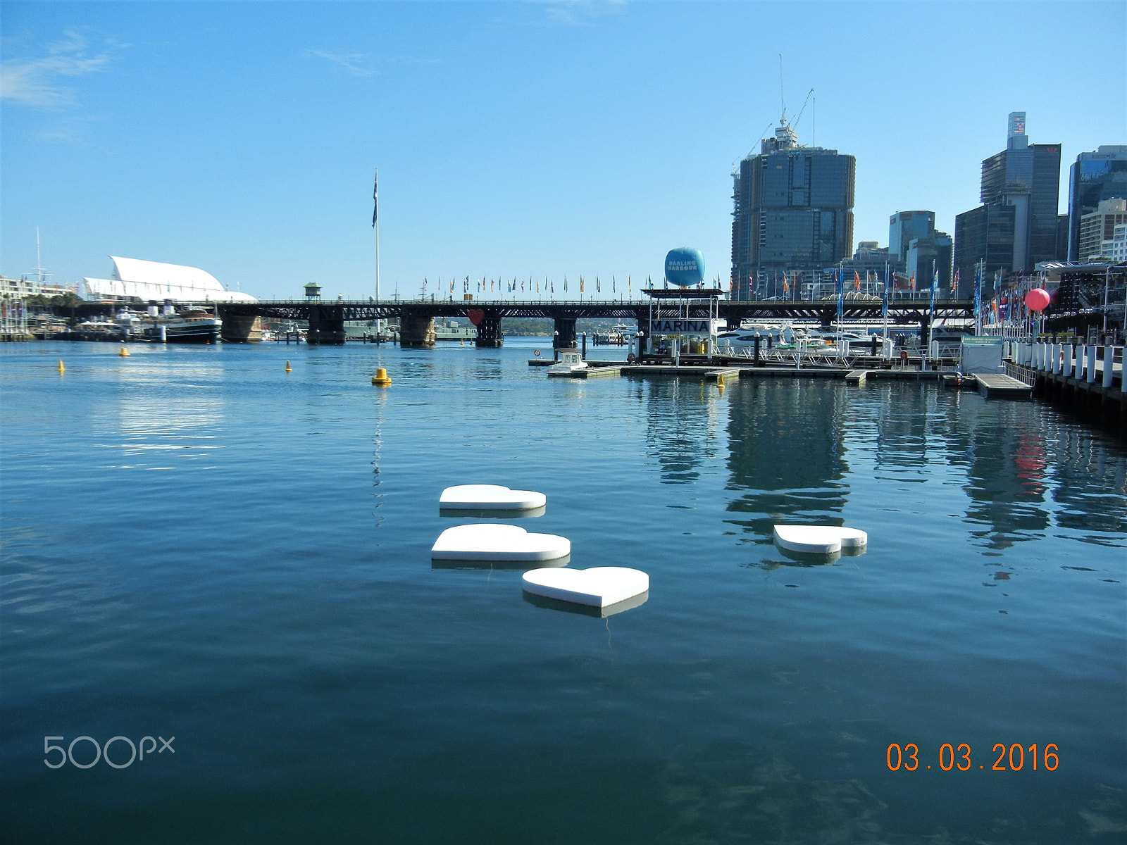 Nikon Coolpix S8100 sample photo. Darling harbour hearts photography