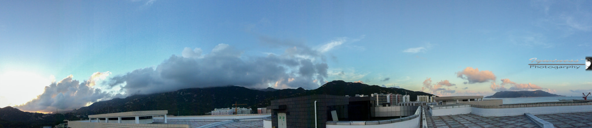 iPad mini 2 back camera 3.3mm f/2.4 sample photo. Dusk photography