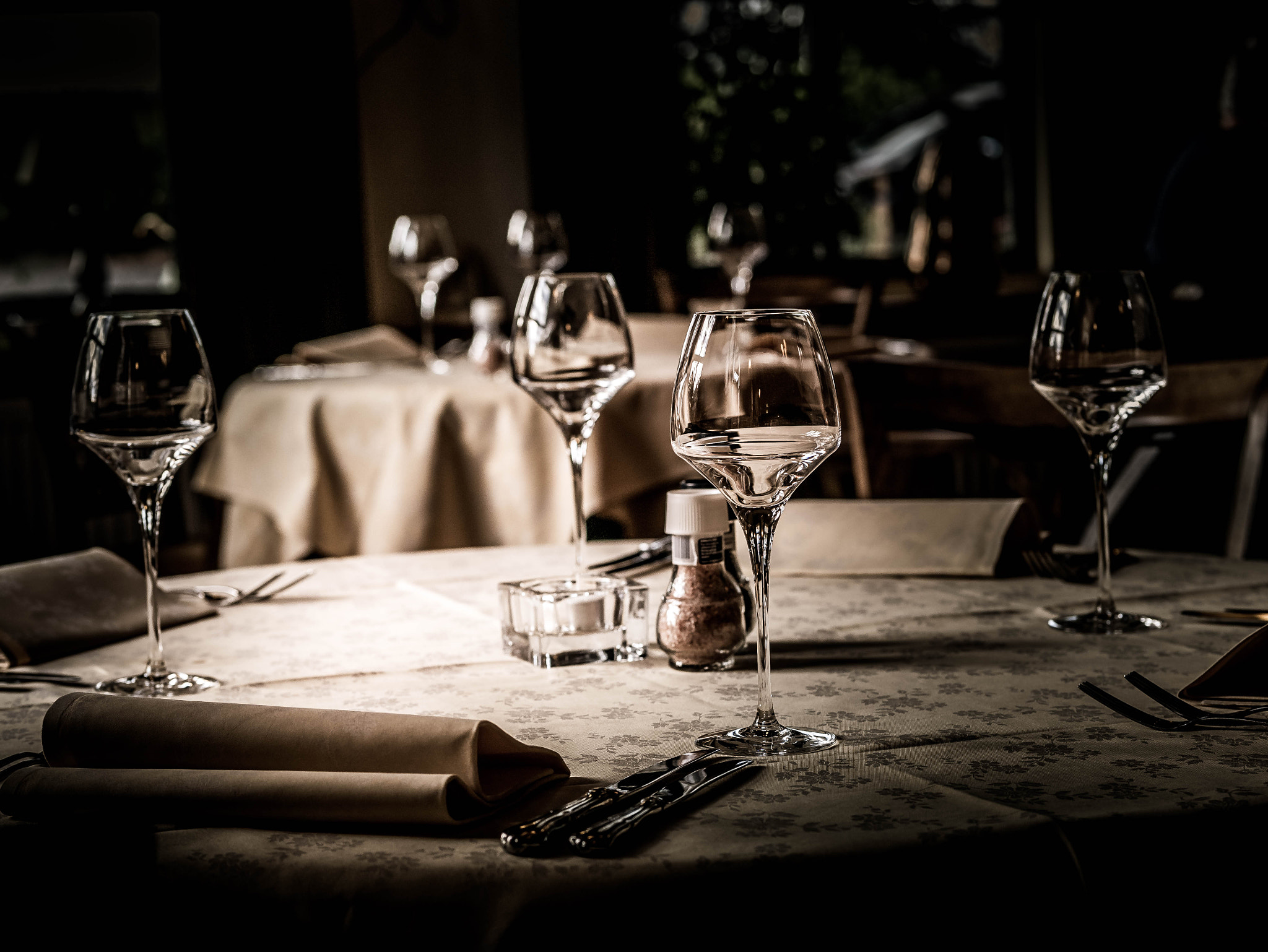 Panasonic Leica DG Nocticron 42.5mm F1.2 ASPH OIS sample photo. Ready to eat photography