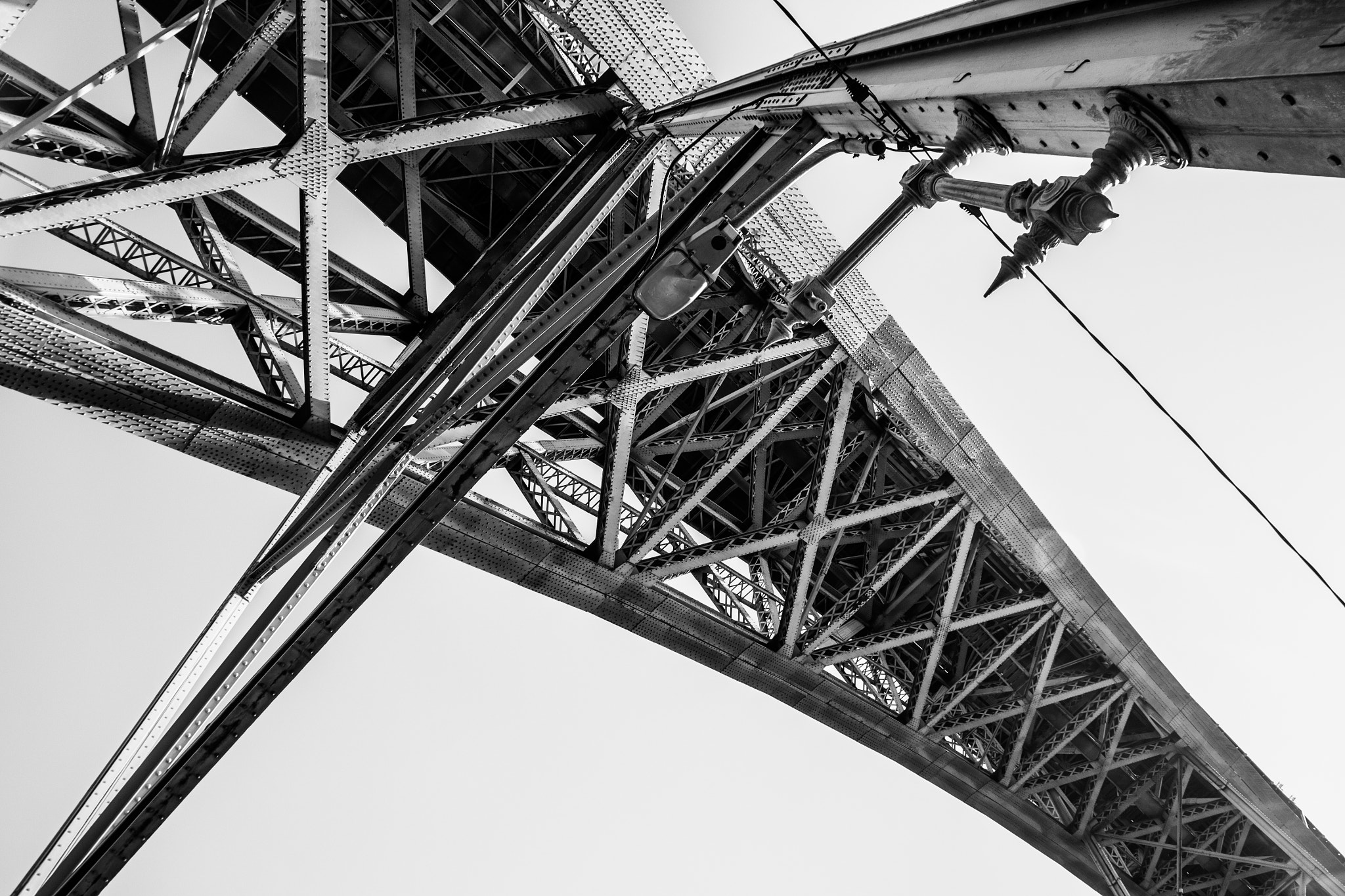 Canon EOS 500D (EOS Rebel T1i / EOS Kiss X3) sample photo. Under the bridge photography