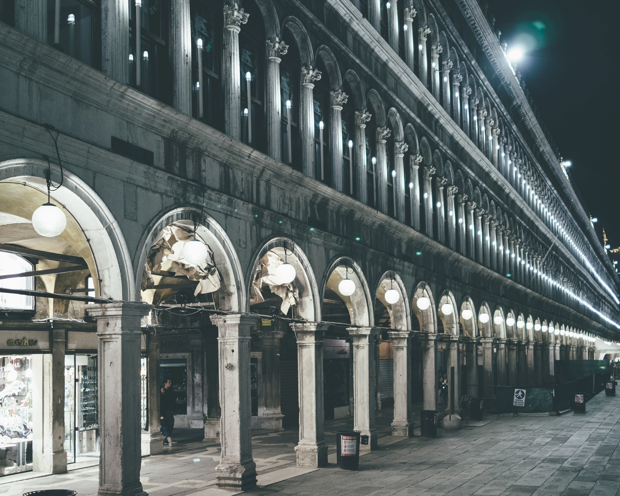 Sony Cyber-shot DSC-RX1R + 35mm F2.0 sample photo. Venice photography