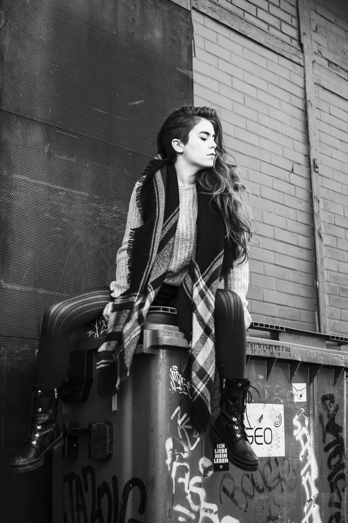 Canon EOS 60D + Sigma 35mm F1.4 DG HSM Art sample photo. Trash is fab photography