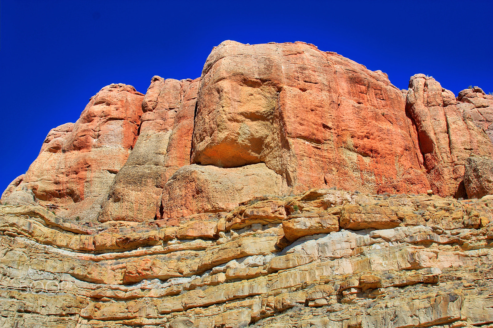 Canon EF 28-135mm F3.5-5.6 IS USM sample photo. Parowan gap sandstone layers photography