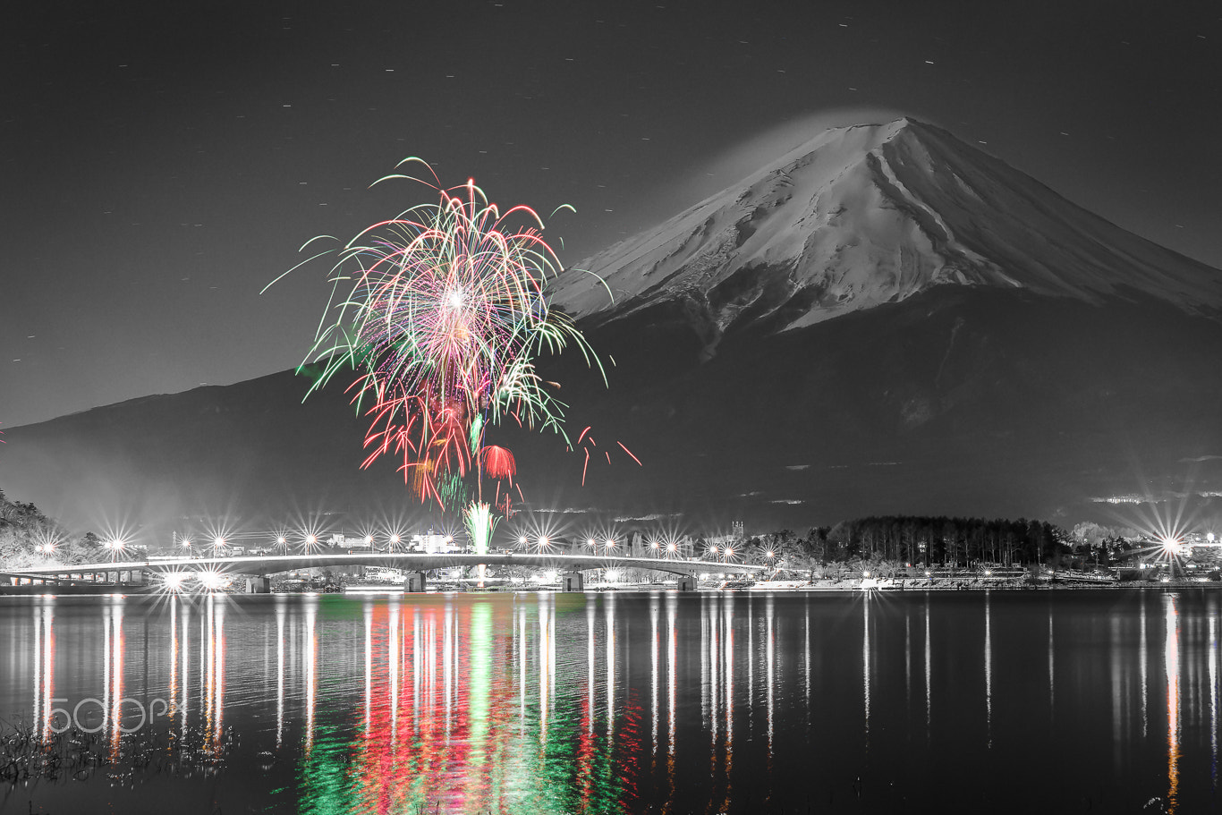 Sigma 85mm F1.4 EX DG HSM sample photo. Fireworks with fuji photography