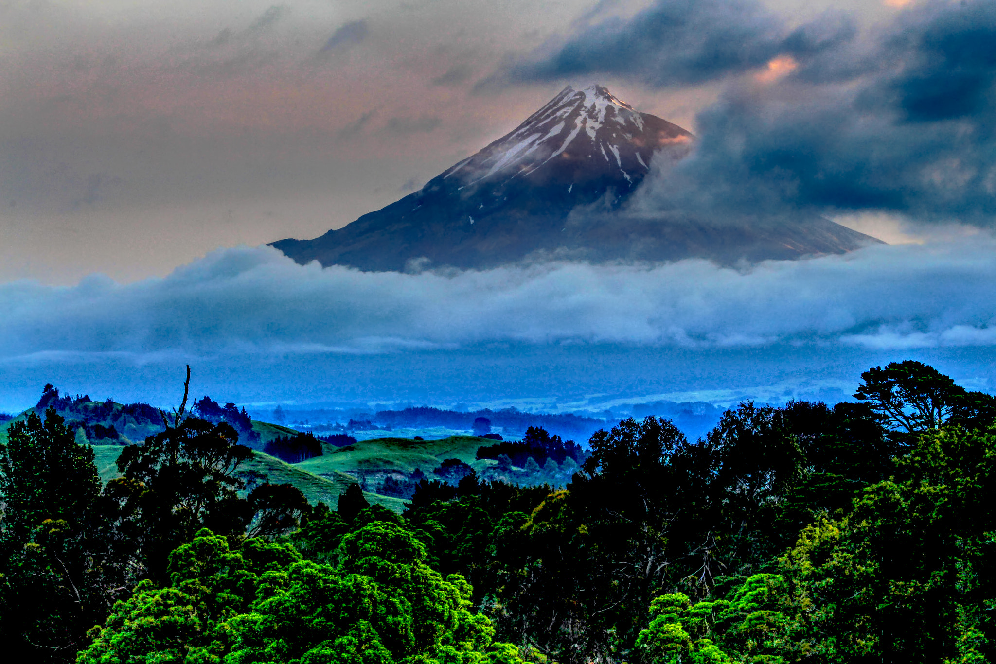 Canon EF 70-300mm F4-5.6 IS USM sample photo. Mount taranaki photography