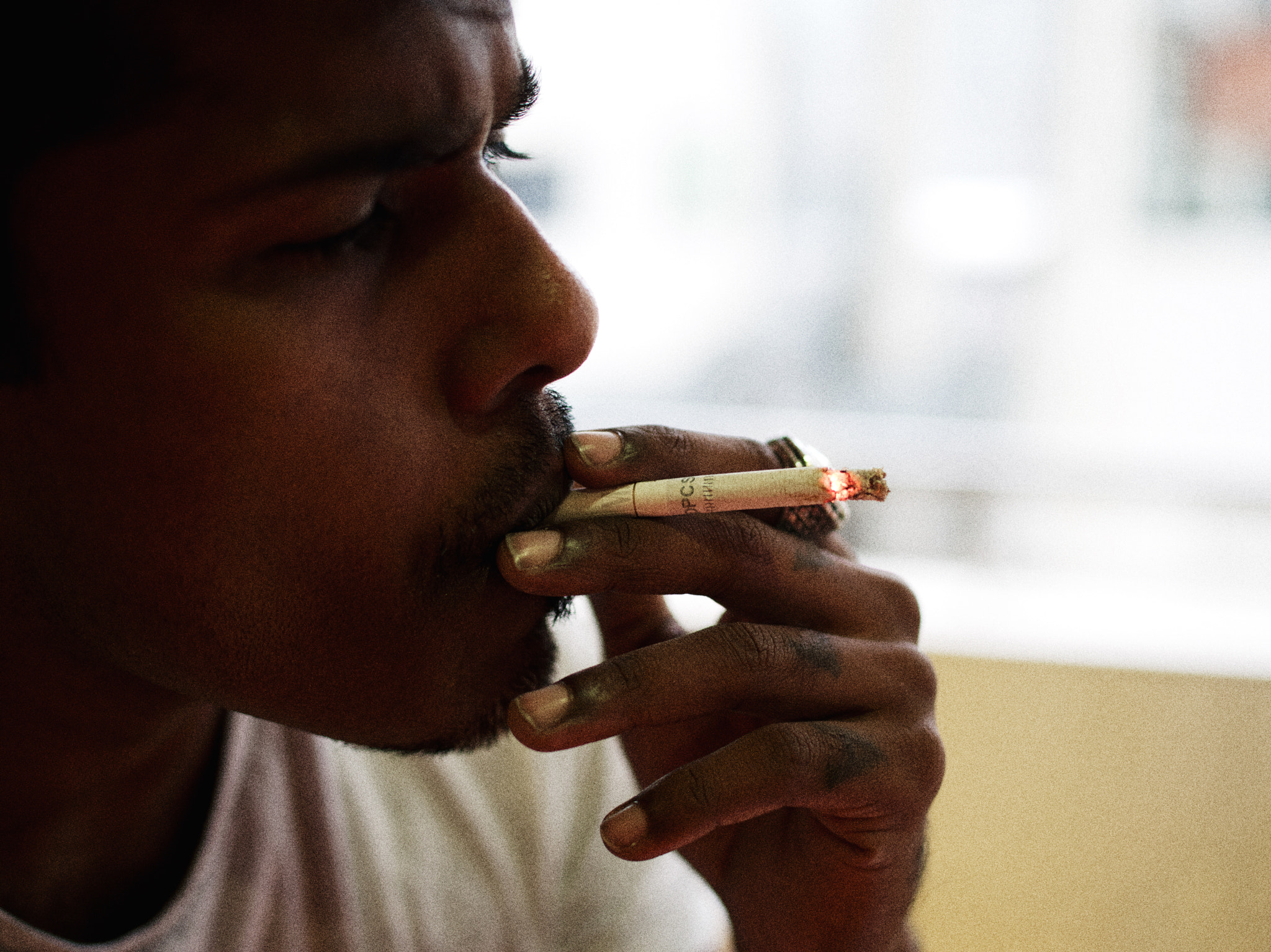 Pentax 645D sample photo. Anatomy of smoking: photography