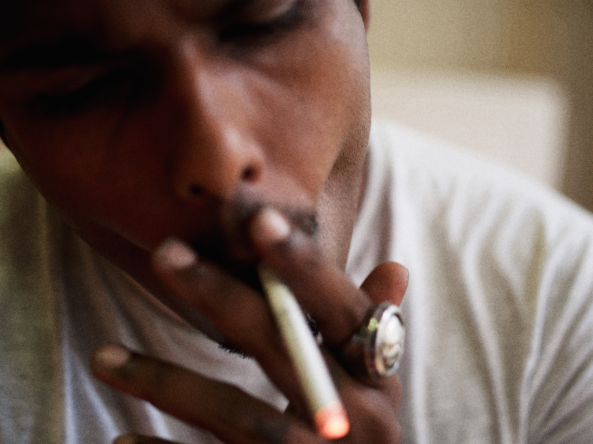 Pentax 645D sample photo. Anatomy of smoking: photography