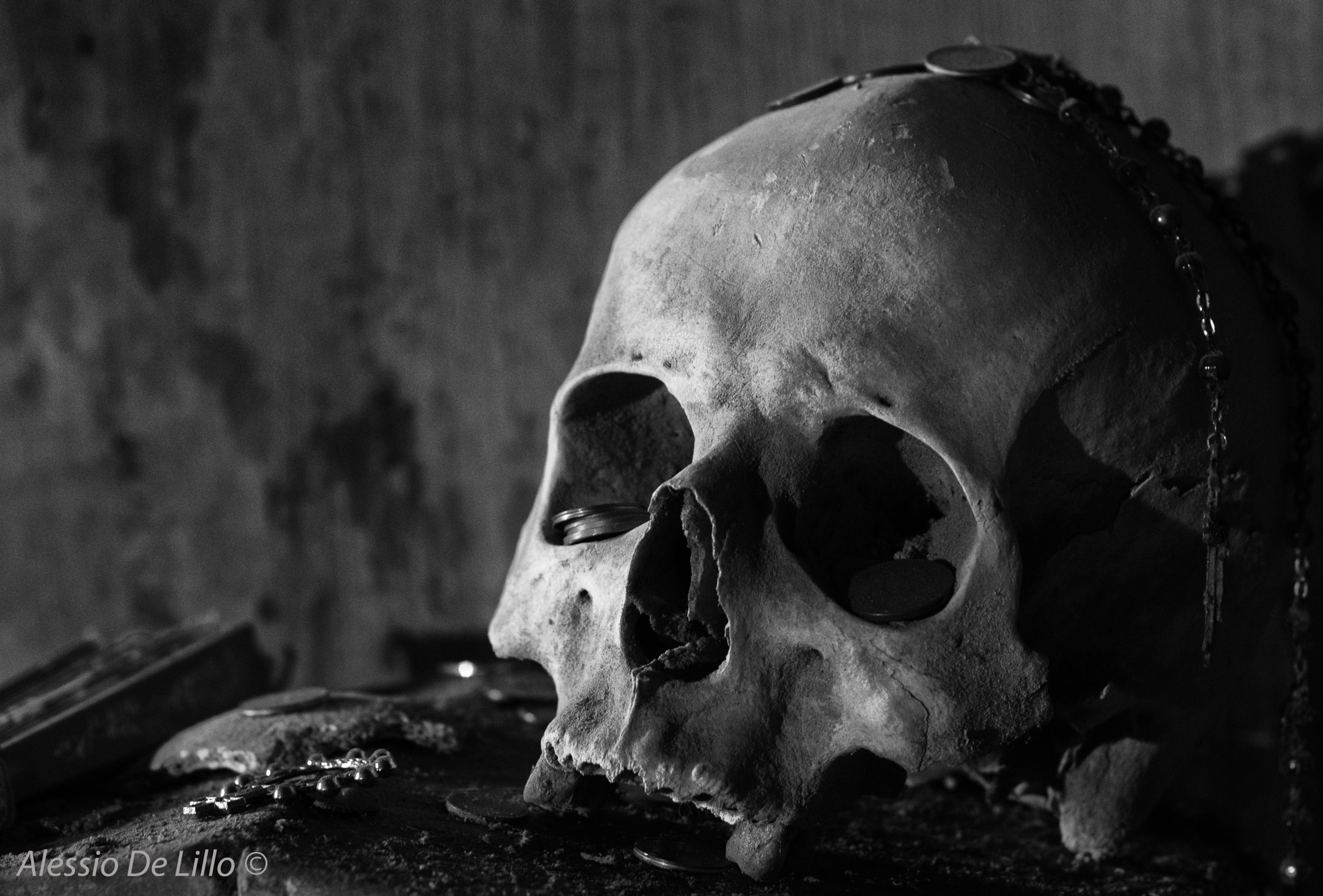 Nikon D7200 + AF Nikkor 50mm f/1.8 sample photo. Anonymous skull photography